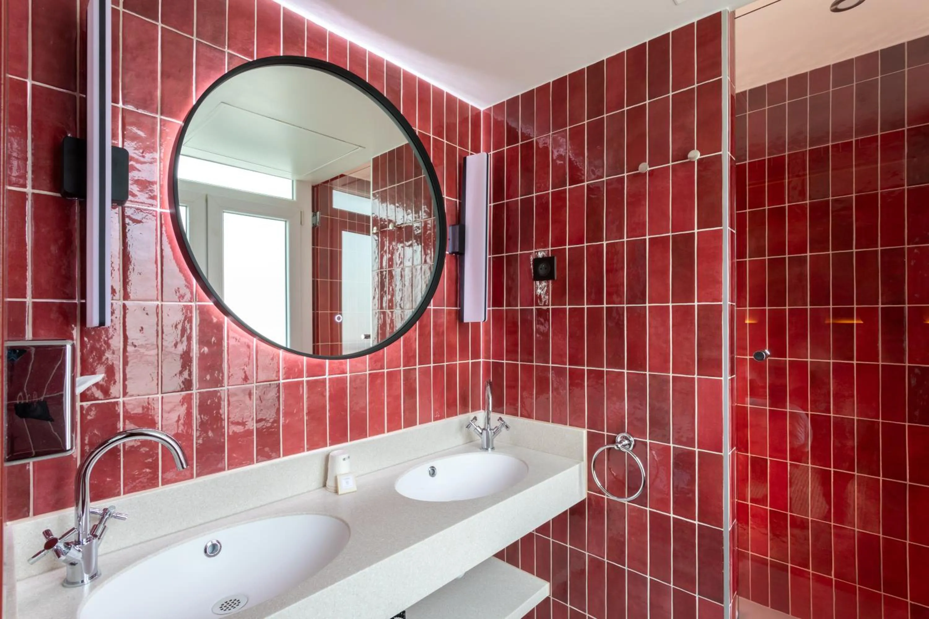 Shower in Hotel Sacha