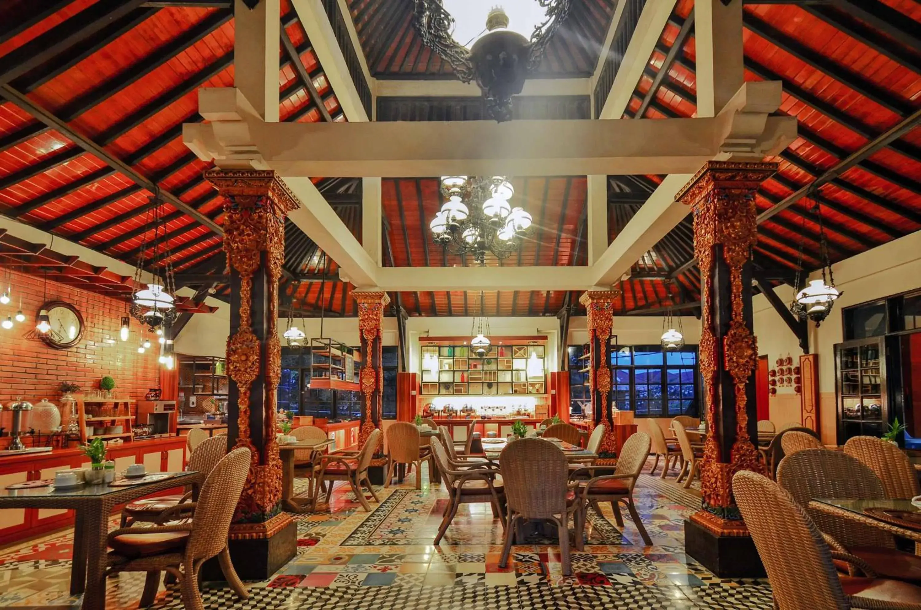 Restaurant/Places to Eat in Ari Putri Hotel