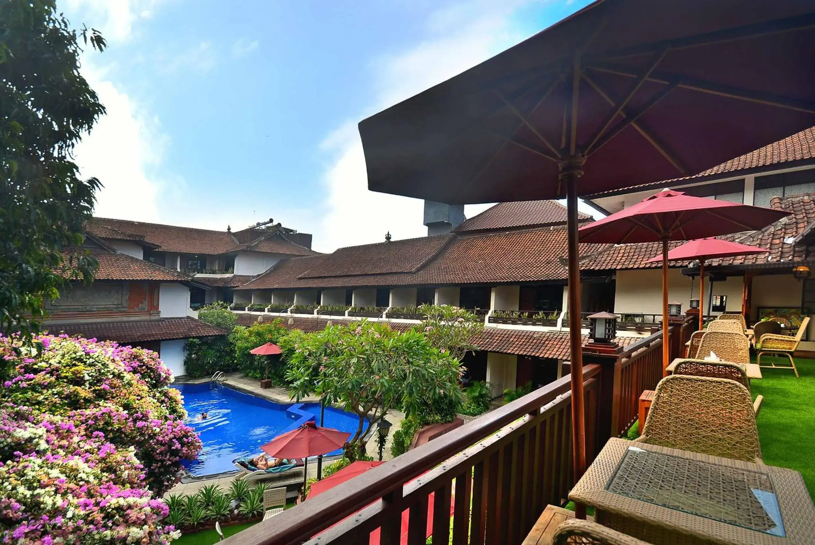 Restaurant/places to eat, Pool View in Ari Putri Hotel