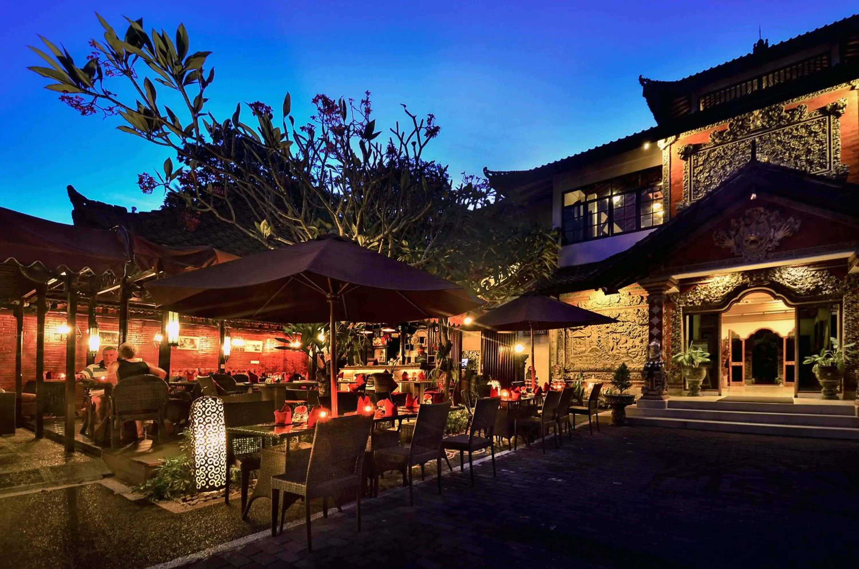 Restaurant/places to eat, Property Building in Ari Putri Hotel