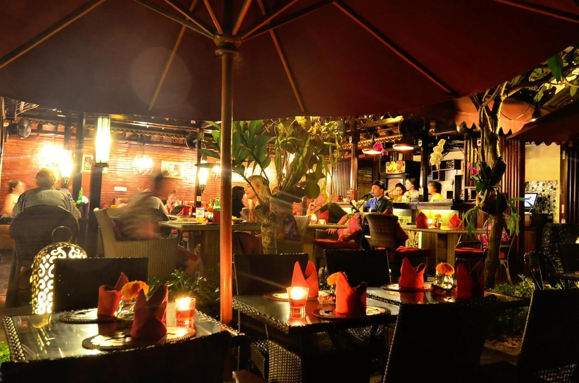 Restaurant/places to eat in Ari Putri Hotel