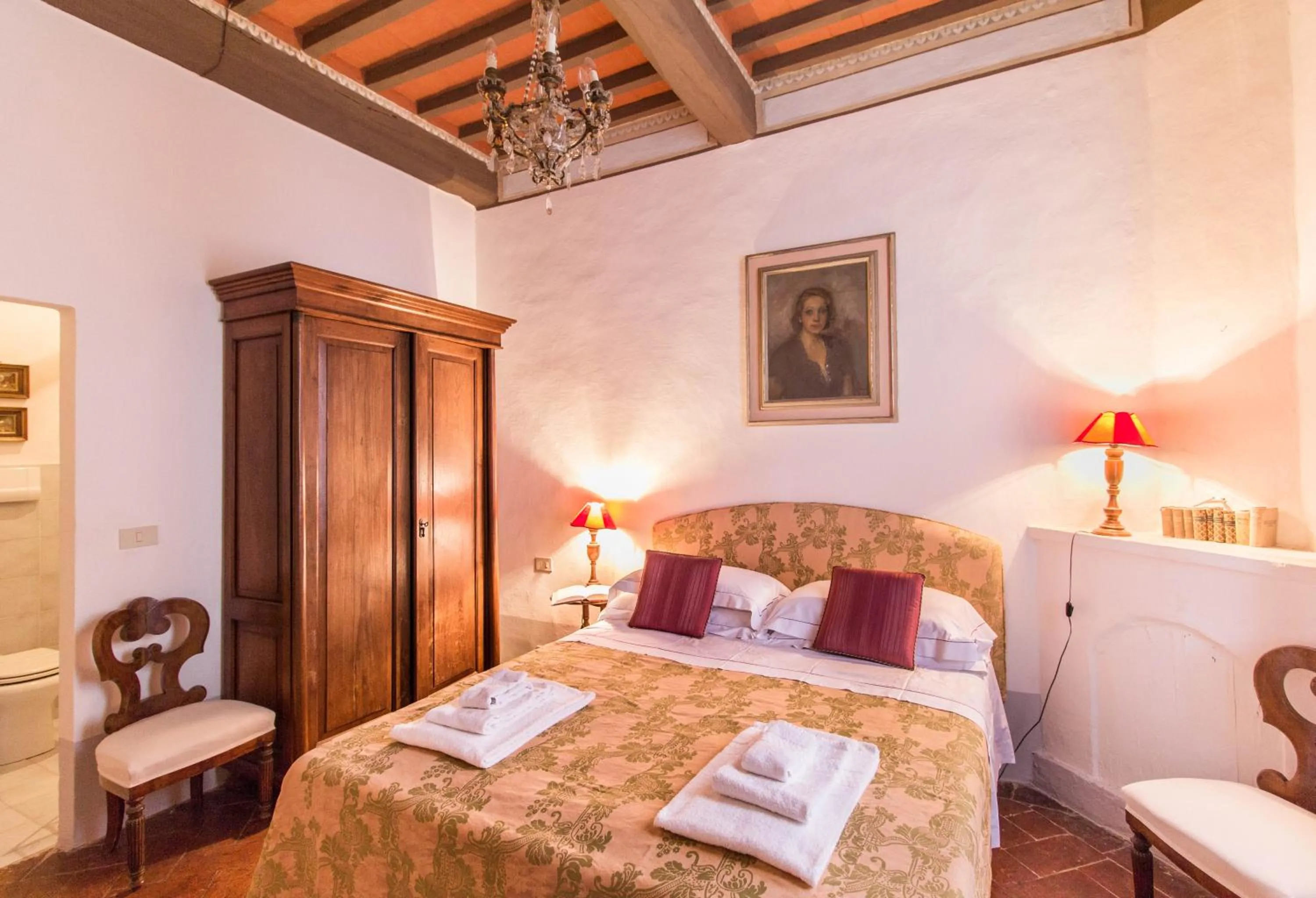 Photo of the whole room, Bed in Castello di San Fabiano