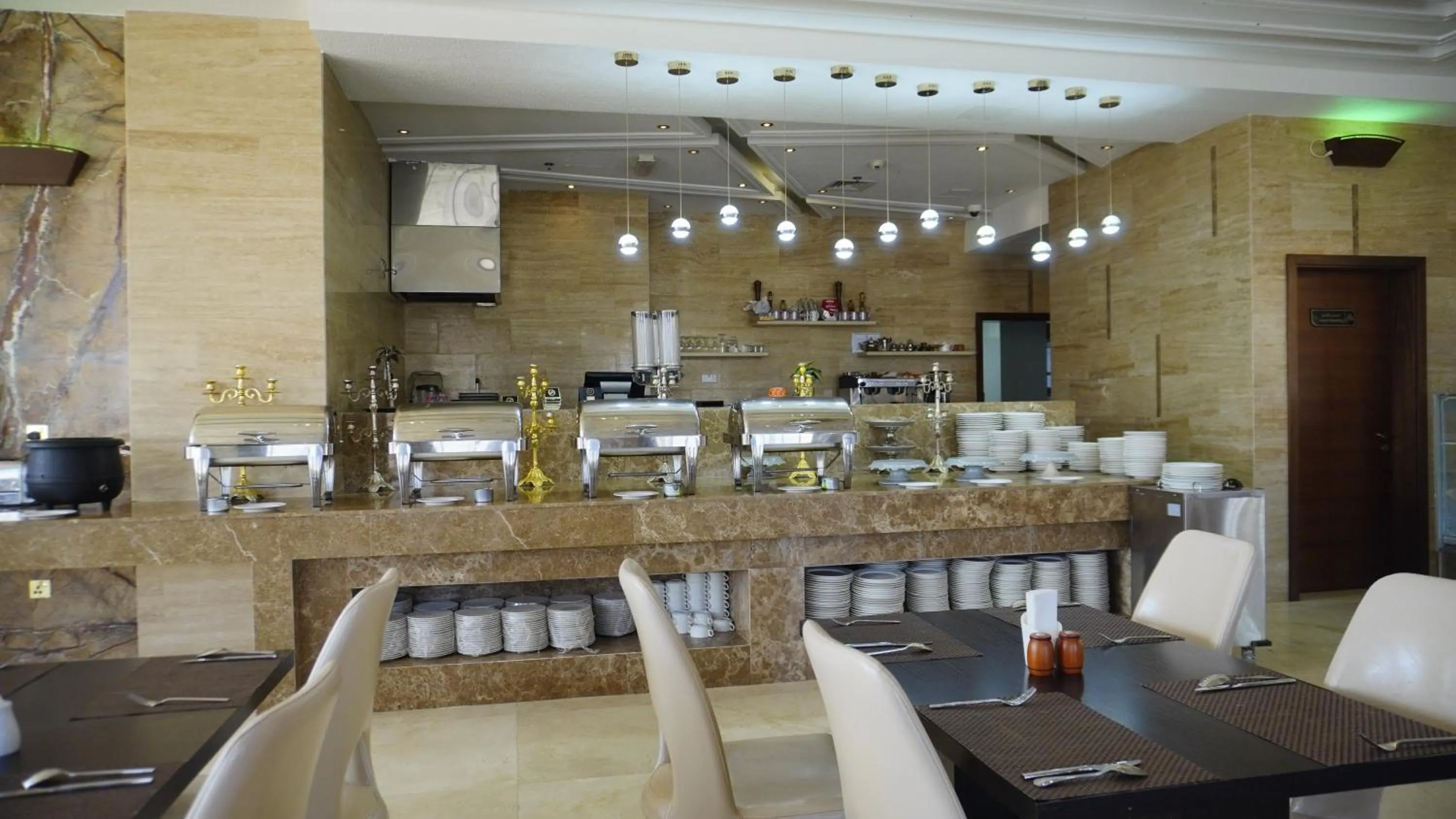 Restaurant/places to eat in Bristol Hotel Salalah