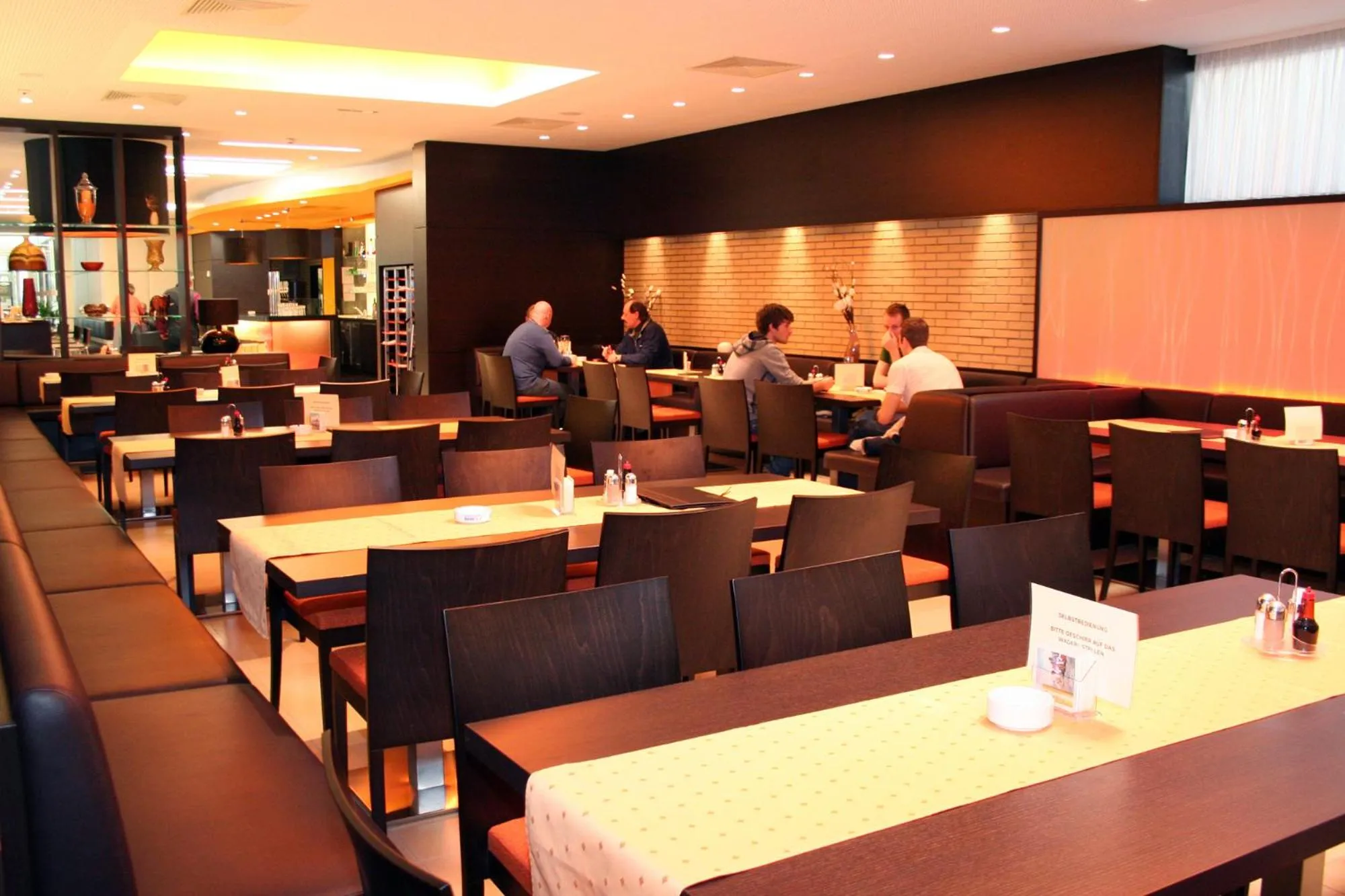 Restaurant/places to eat in Hotel Sommerhaus Linz