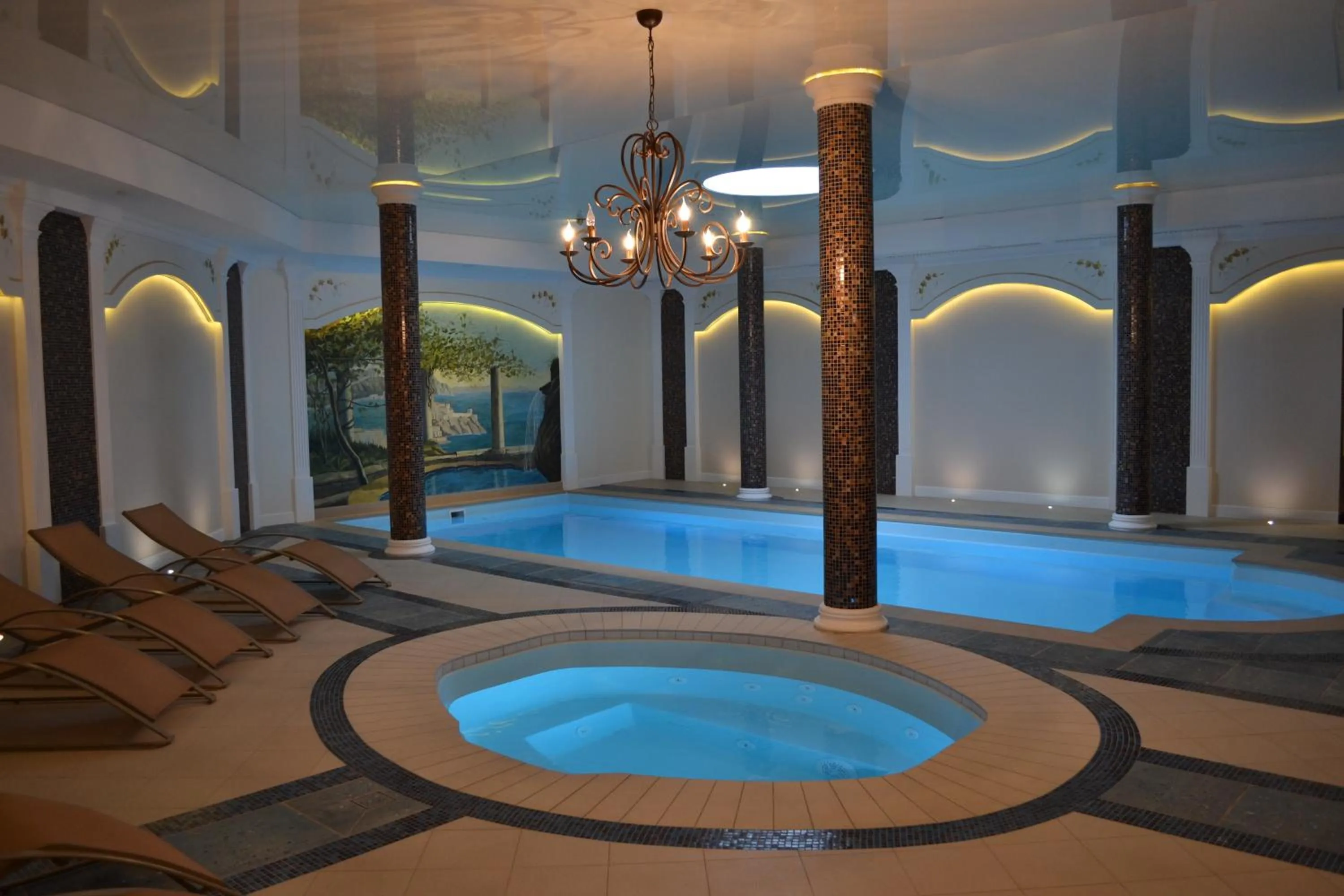 Swimming pool in Borowinowy Zdrój Hotel Wellness Spa & Conference