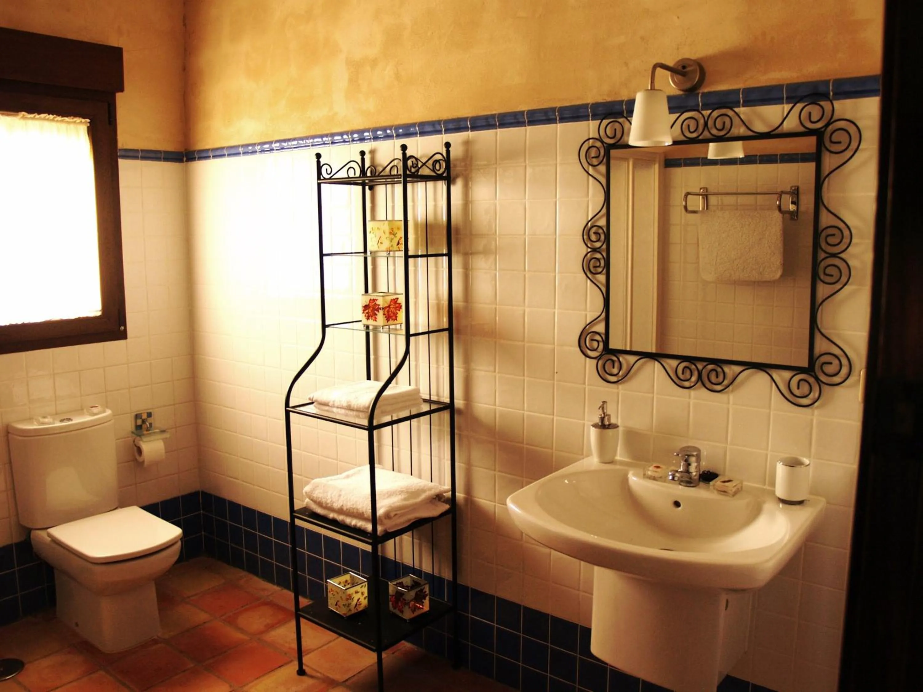 Bathroom in Casas Rurales Cortijo Bellavista