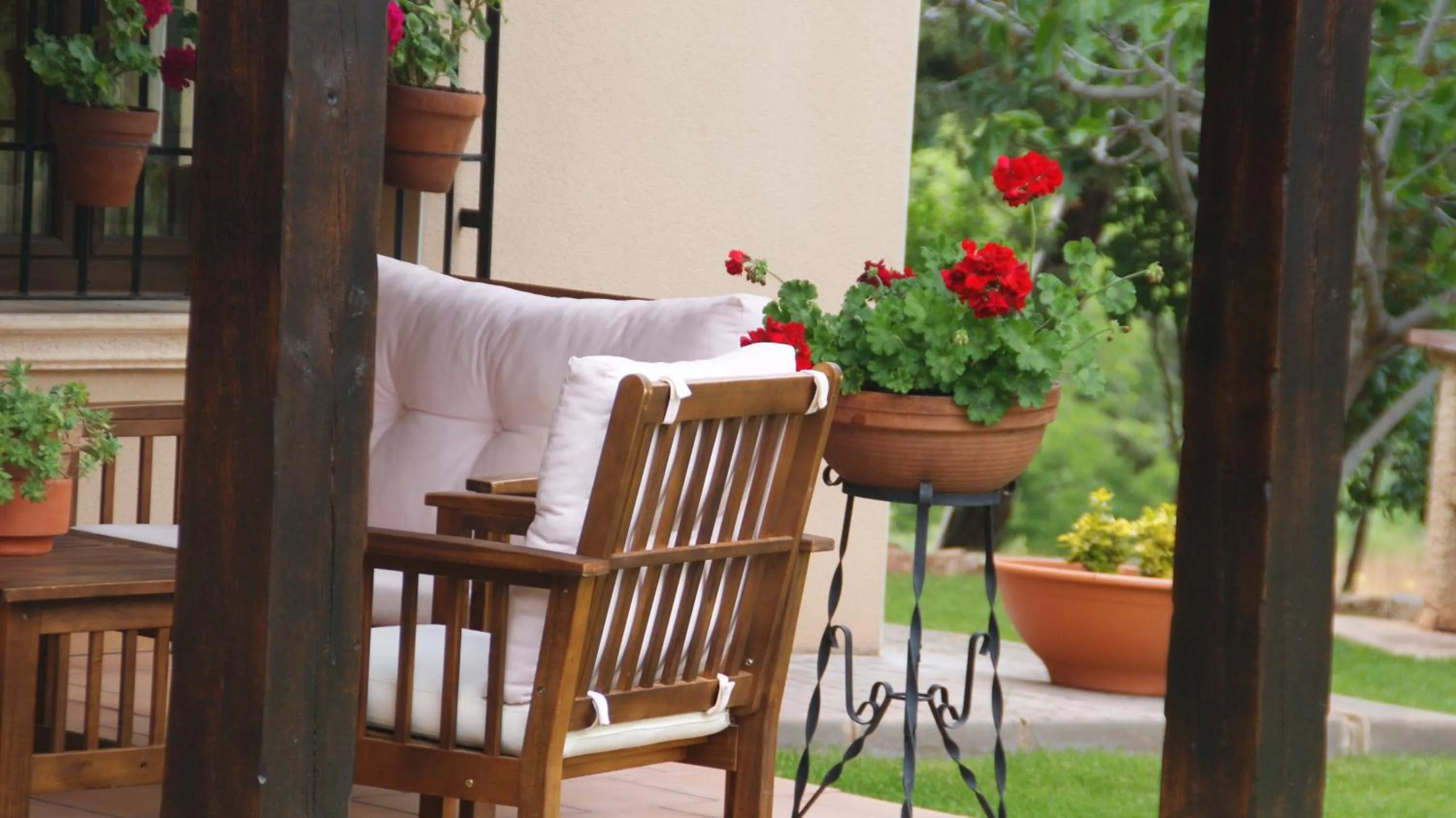 Garden in Casas Rurales Cortijo Bellavista