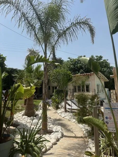 Property building in Hôtel Miramar