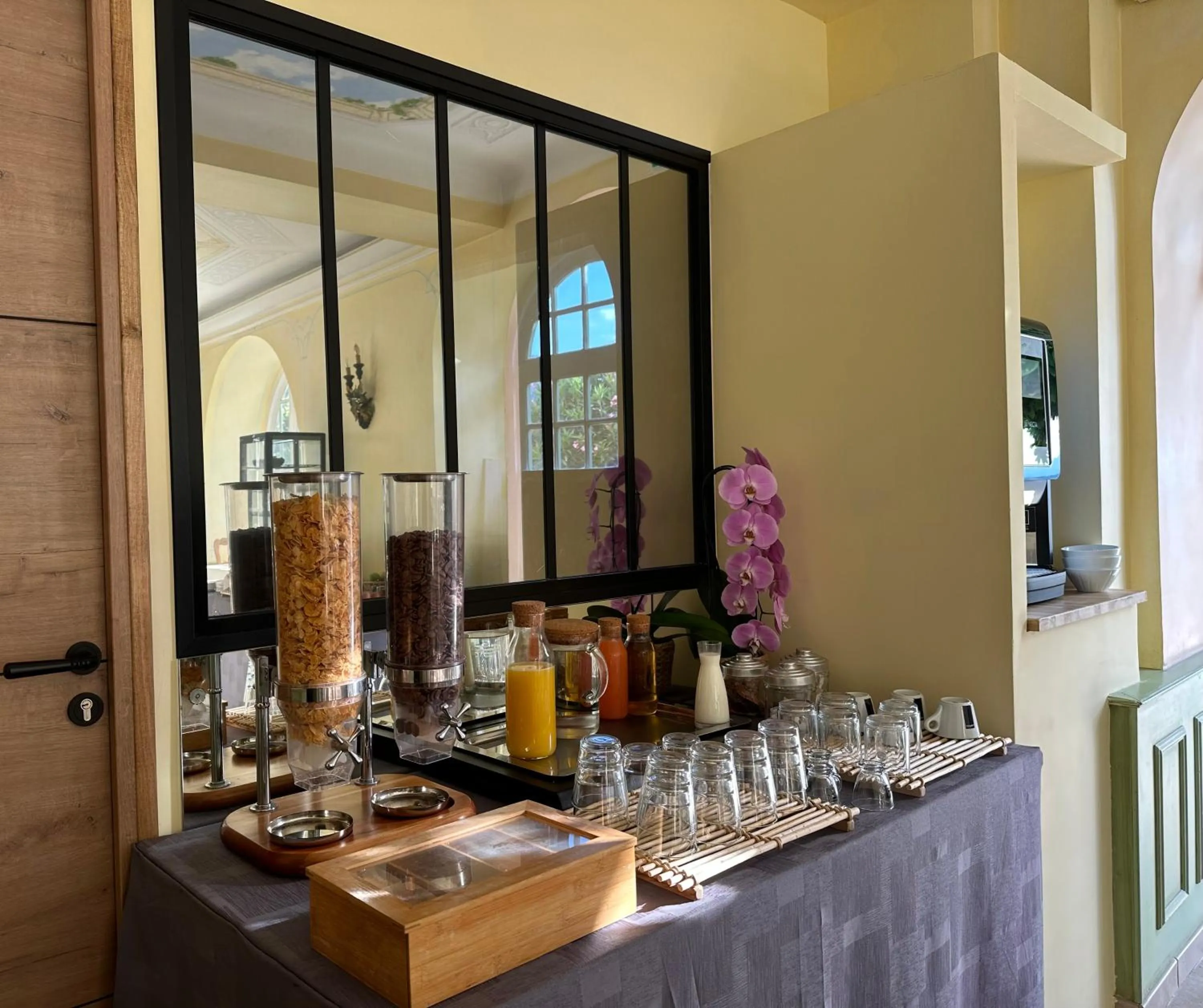 Food in Hôtel Miramar