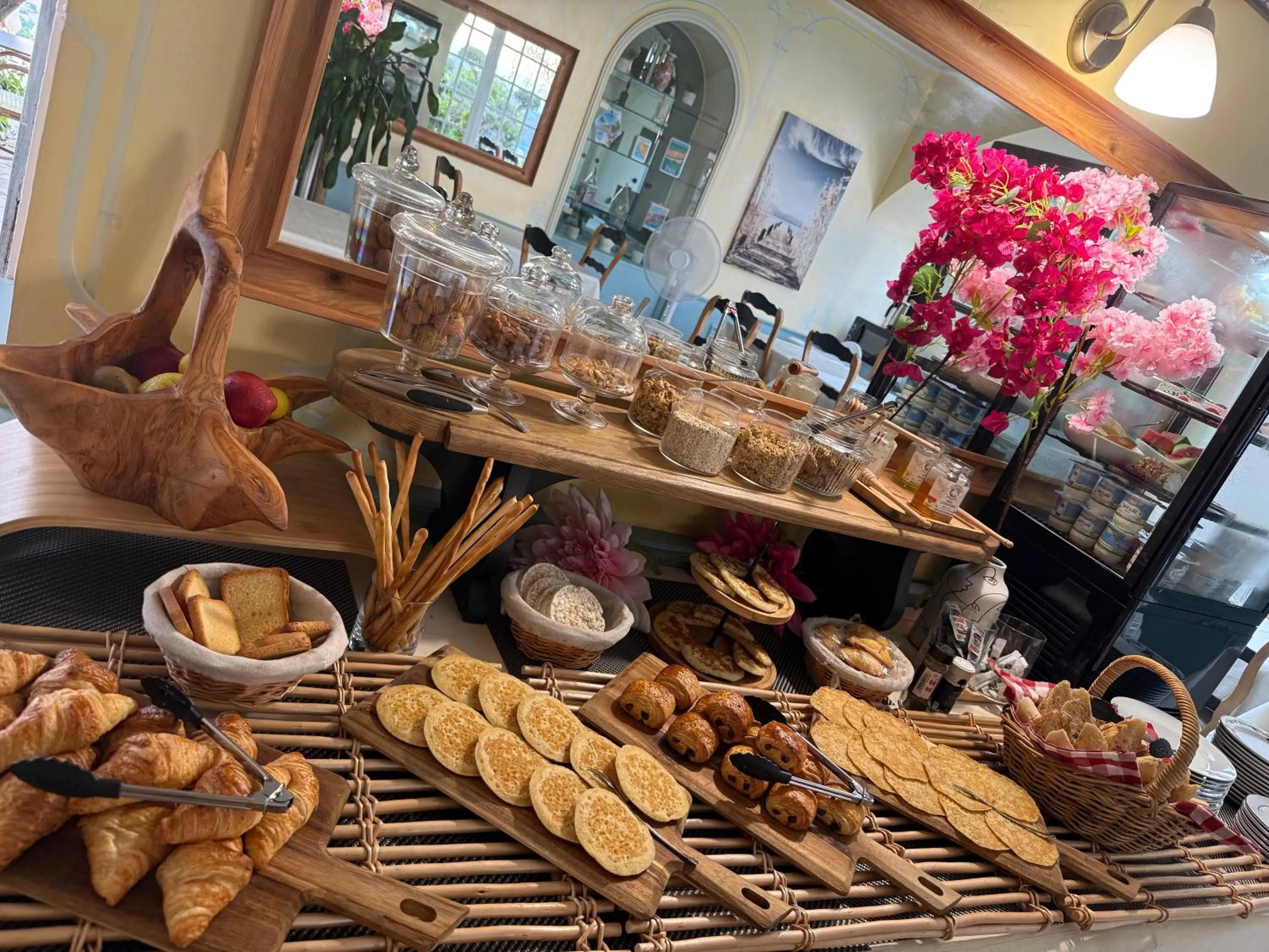 Breakfast in Hôtel Miramar