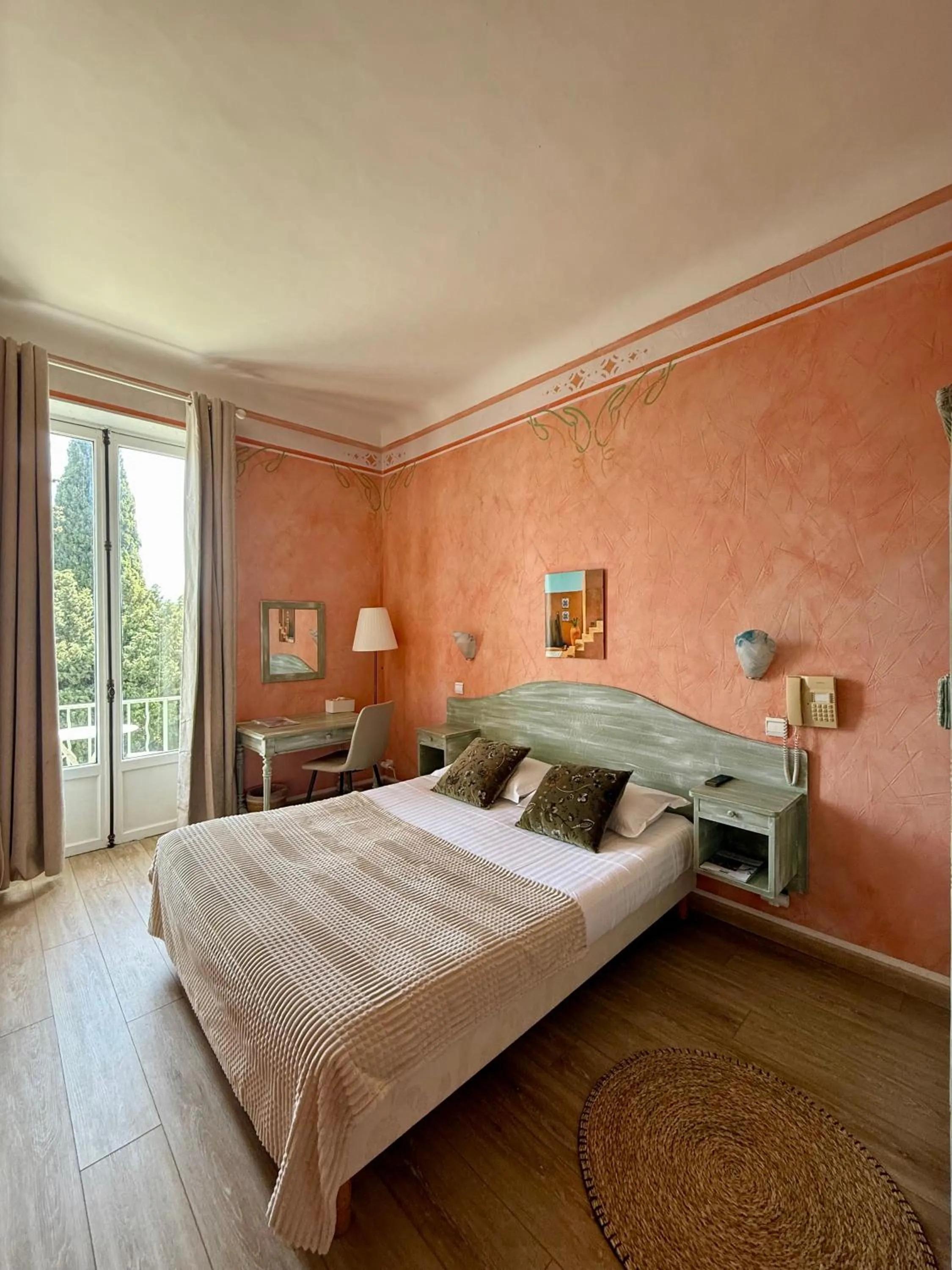 Bedroom, Bed in Hôtel Miramar