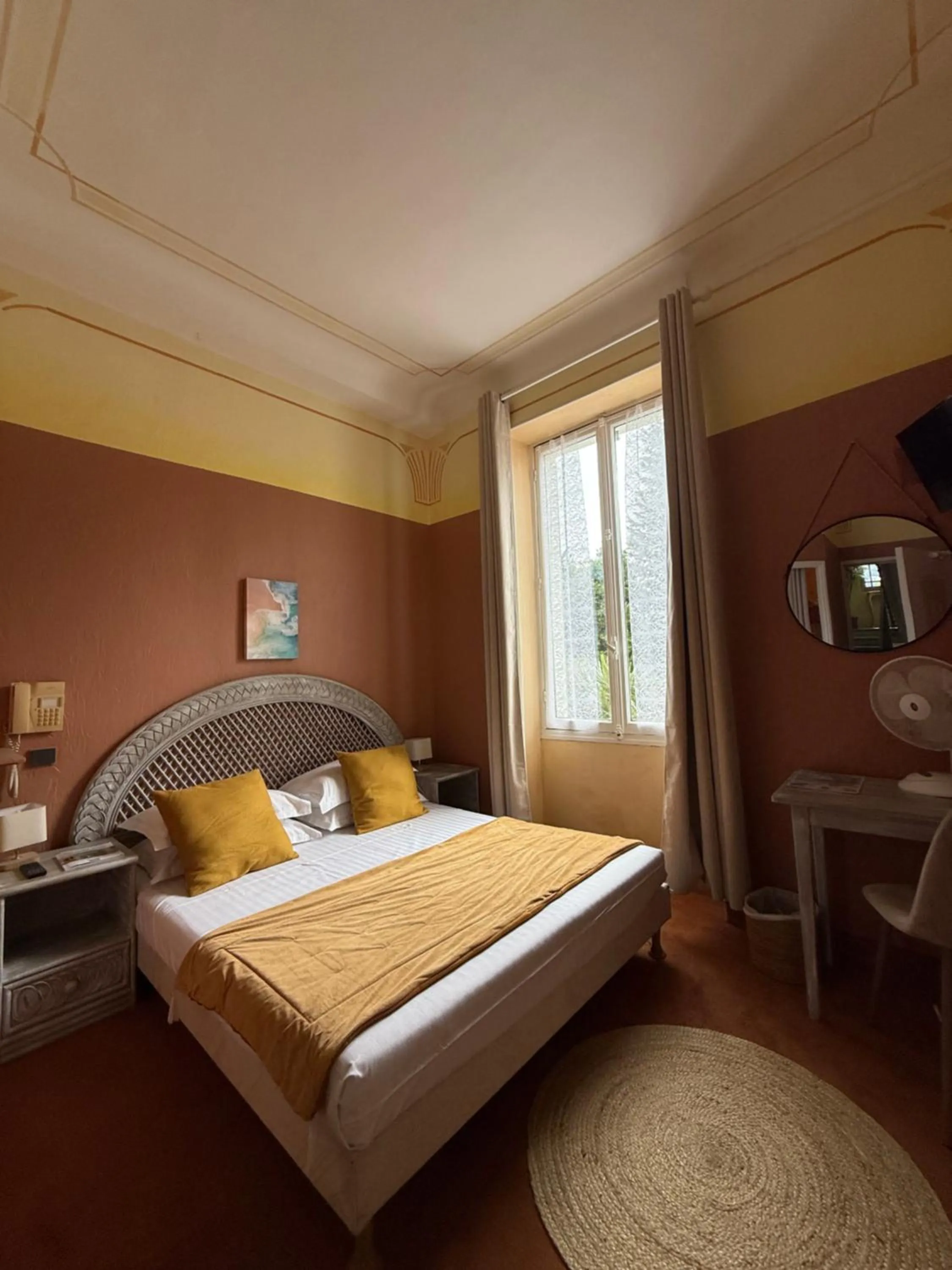 Photo of the whole room, Bed in Hôtel Miramar