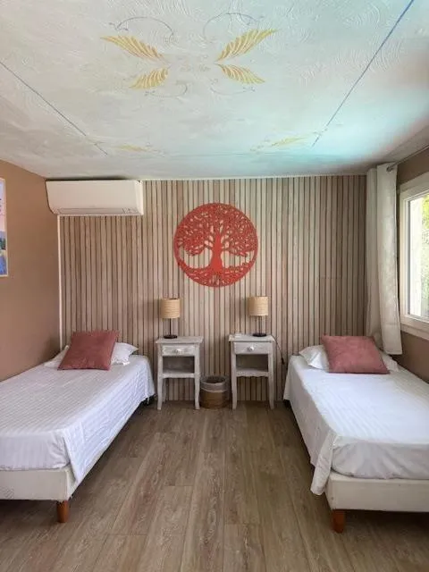 Bedroom, Bed in Hôtel Miramar