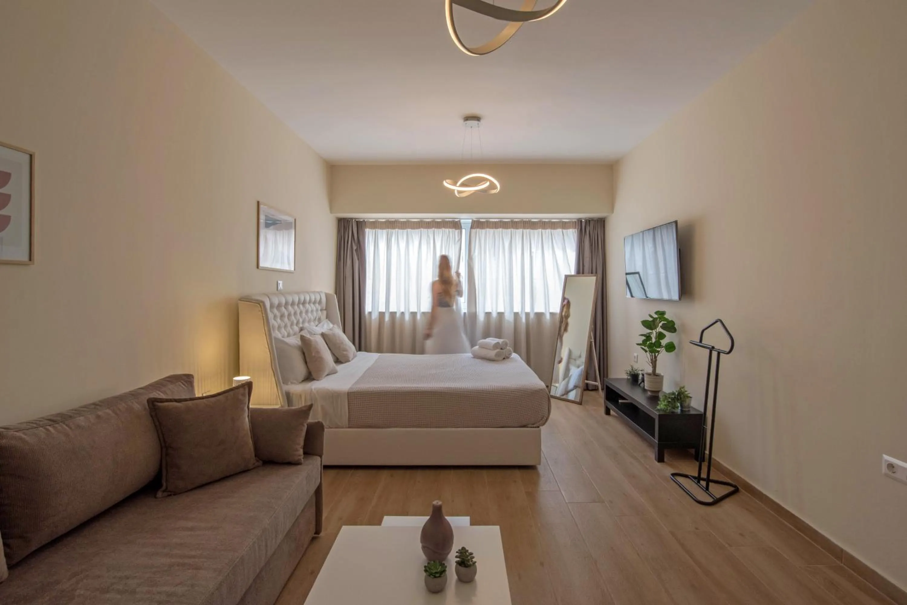 Bed in Amazing Apartments @ Aiolou Str.
