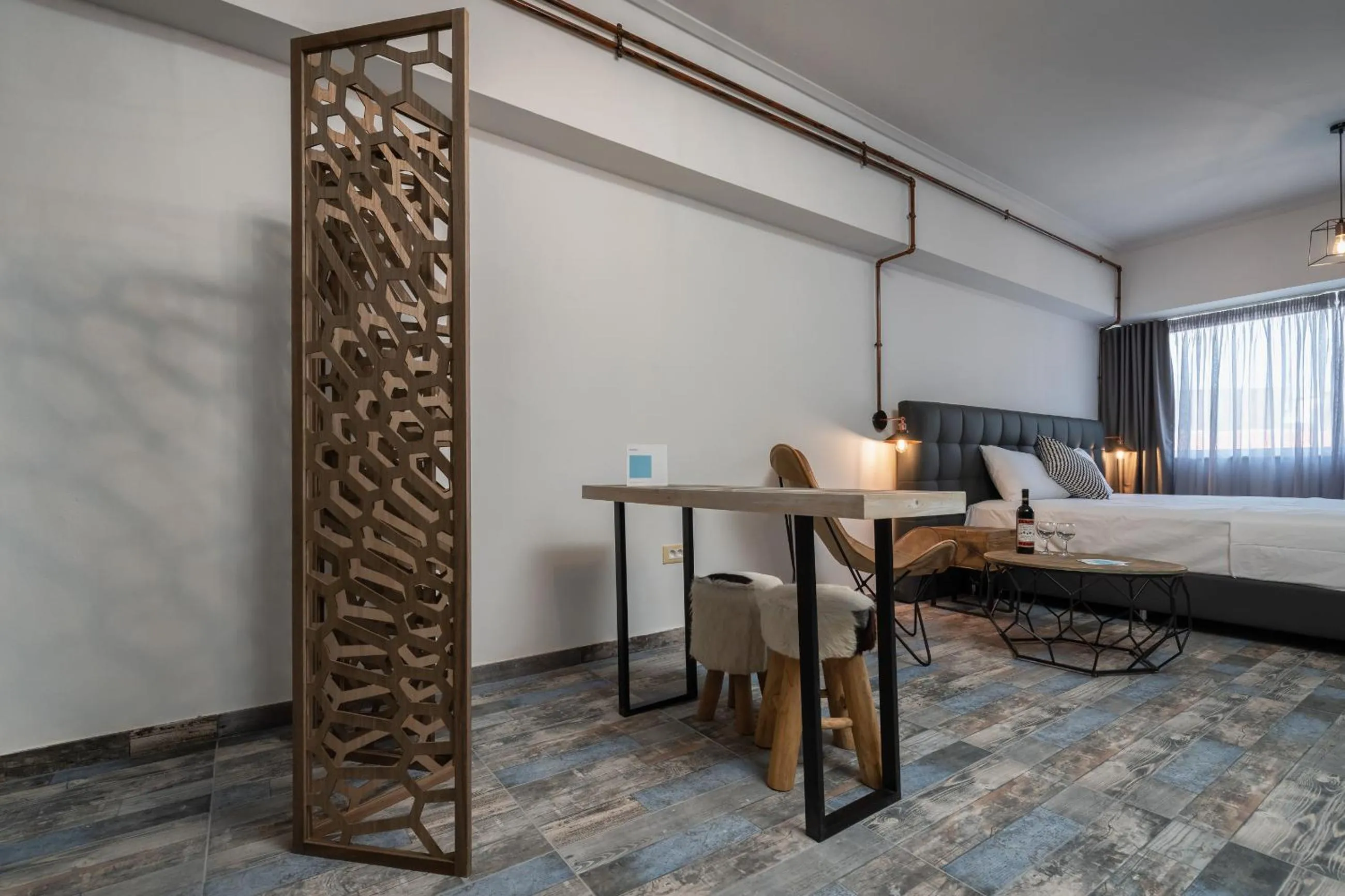 Bed in Amazing Apartments @ Aiolou Str.