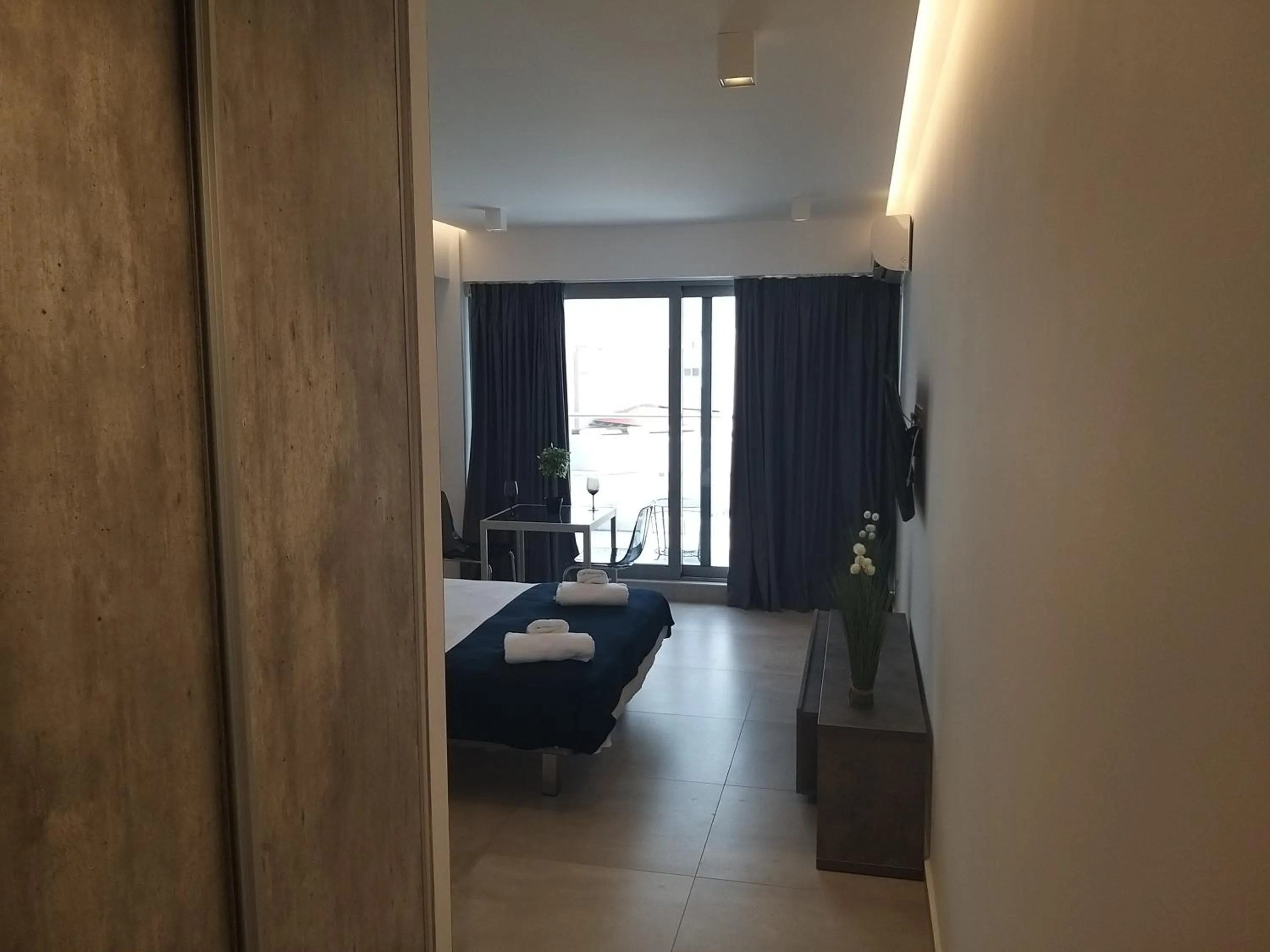 Amazing Apartments @ Aiolou Str.
