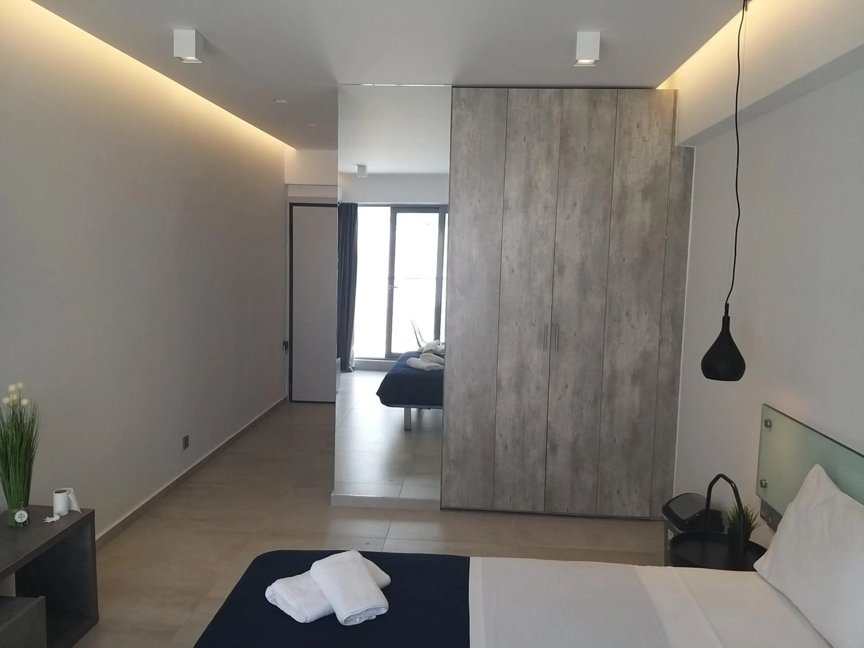 Bed in Amazing Apartments @ Aiolou Str.