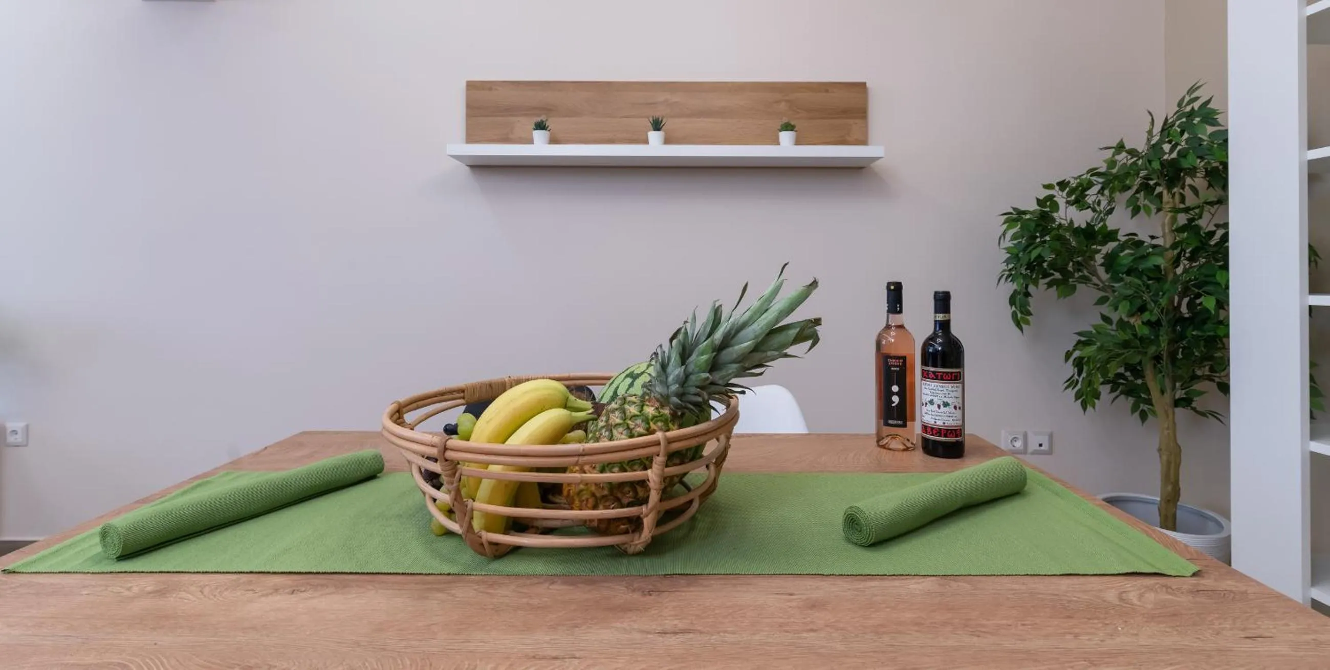 Food and drinks in Amazing Apartments @ Aiolou Str.