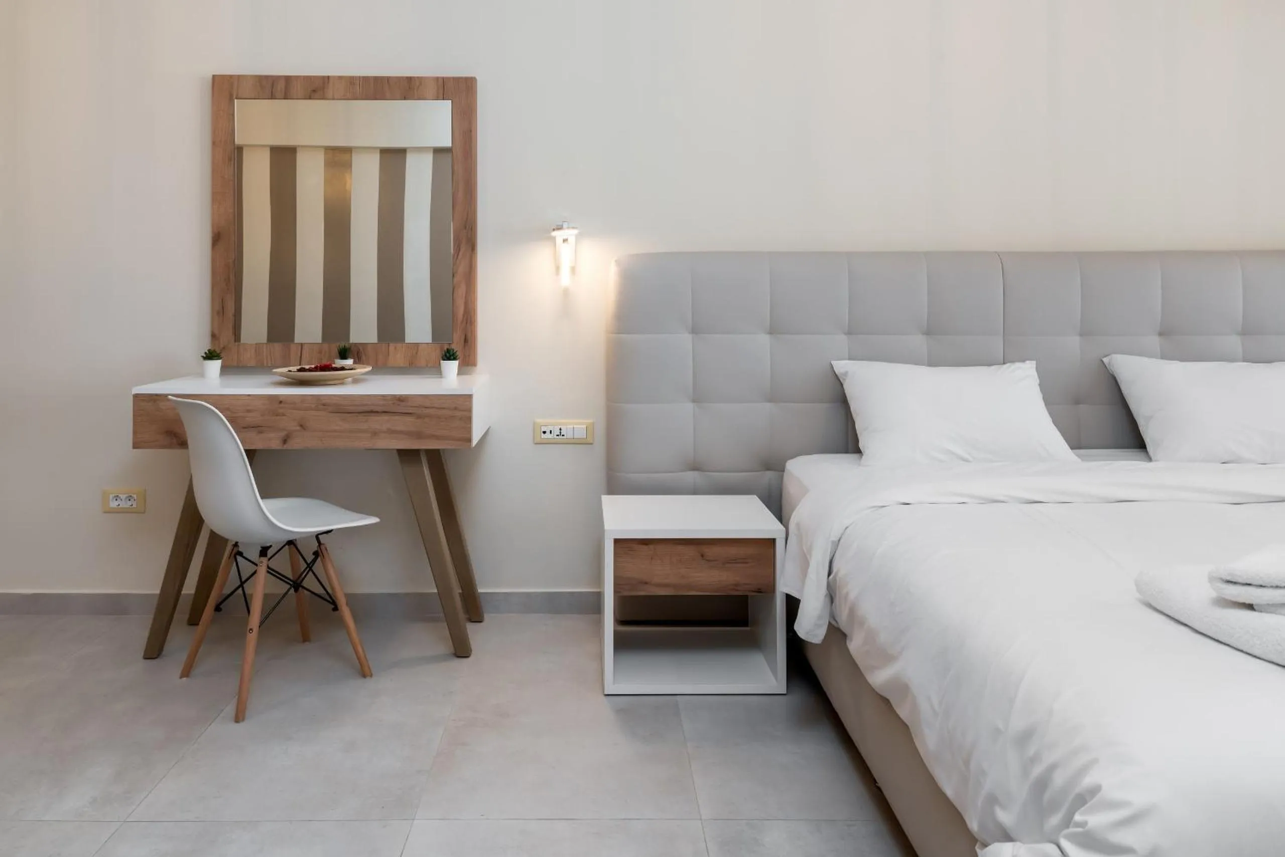 Bed in Amazing Apartments @ Aiolou Str.