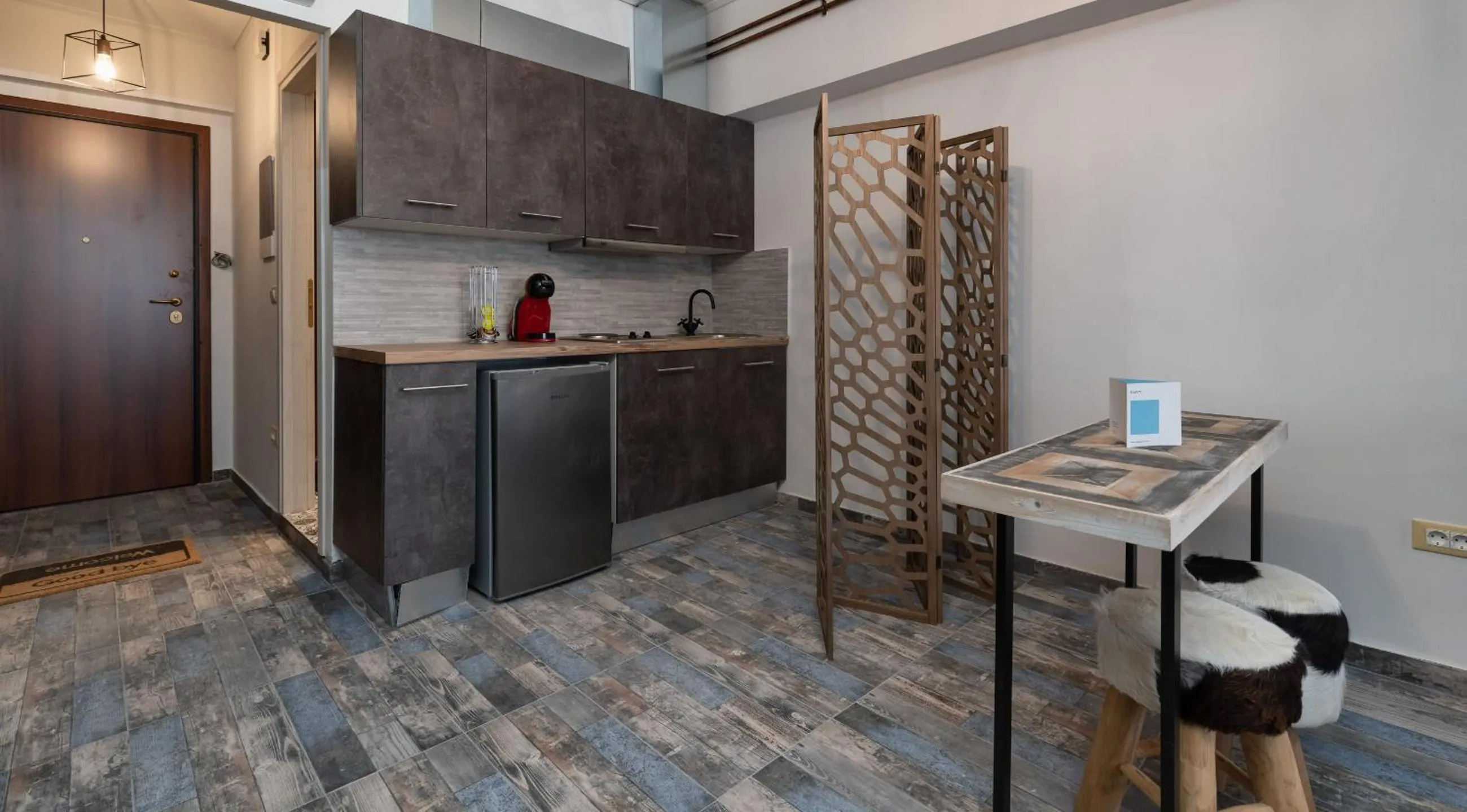 Amazing Apartments @ Aiolou Str.