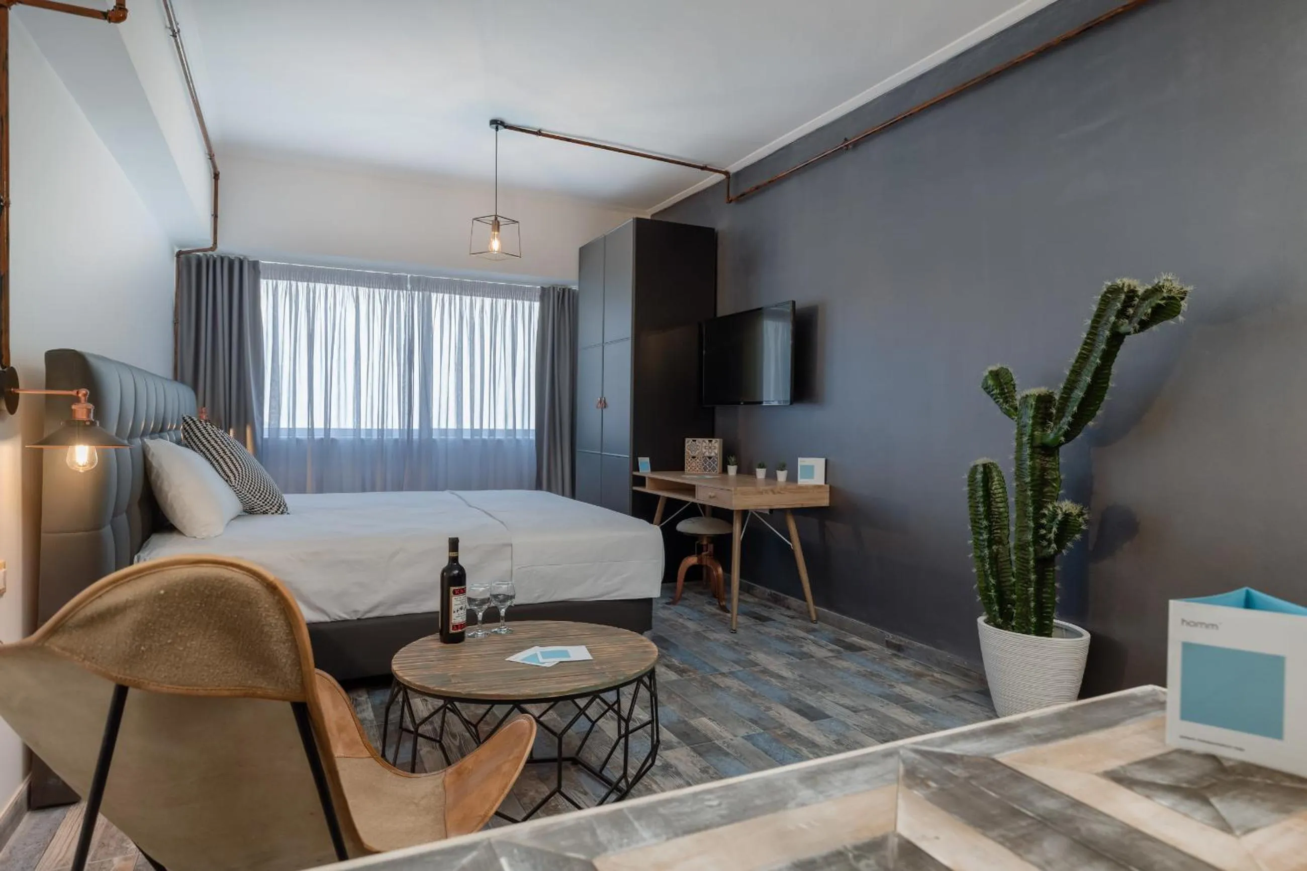 Bed in Amazing Apartments @ Aiolou Str.