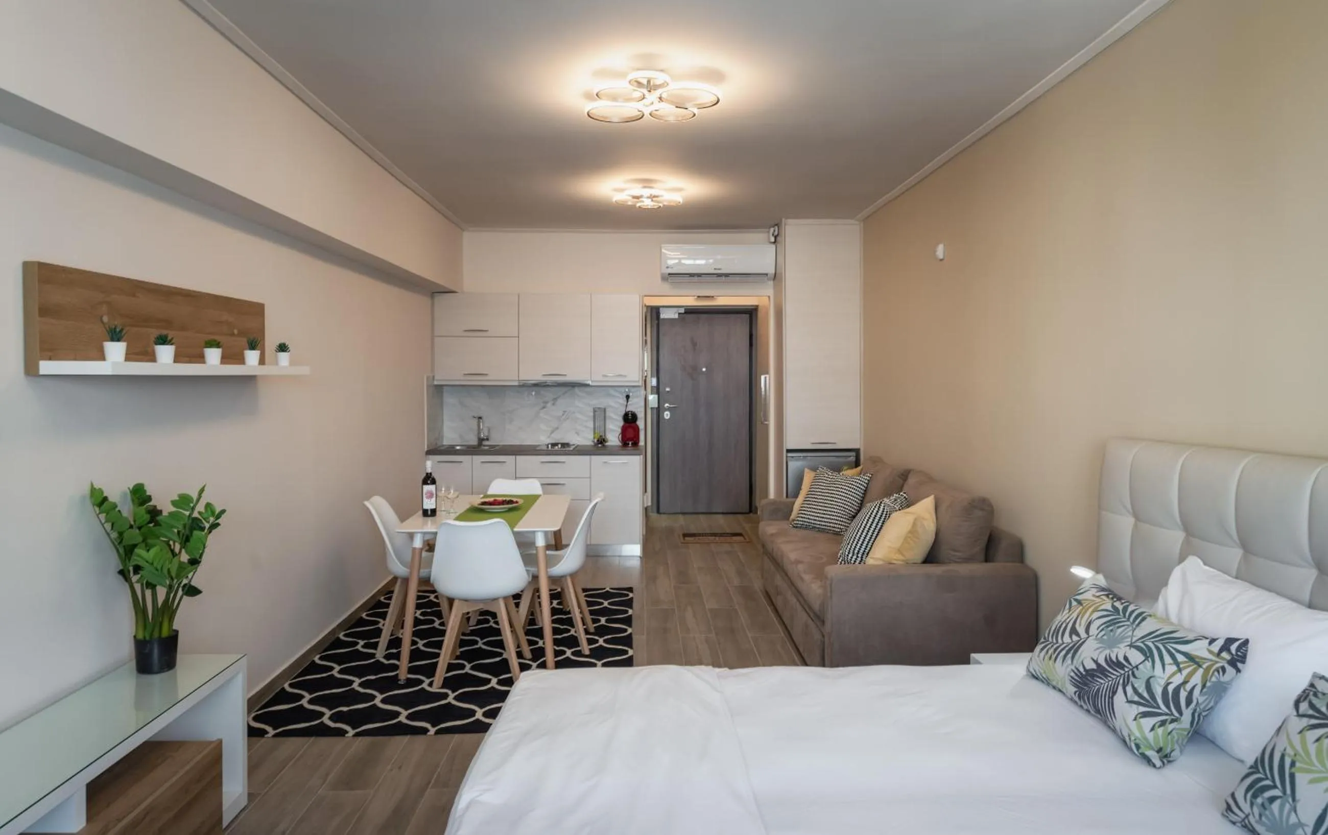 Bed in Amazing Apartments @ Aiolou Str.