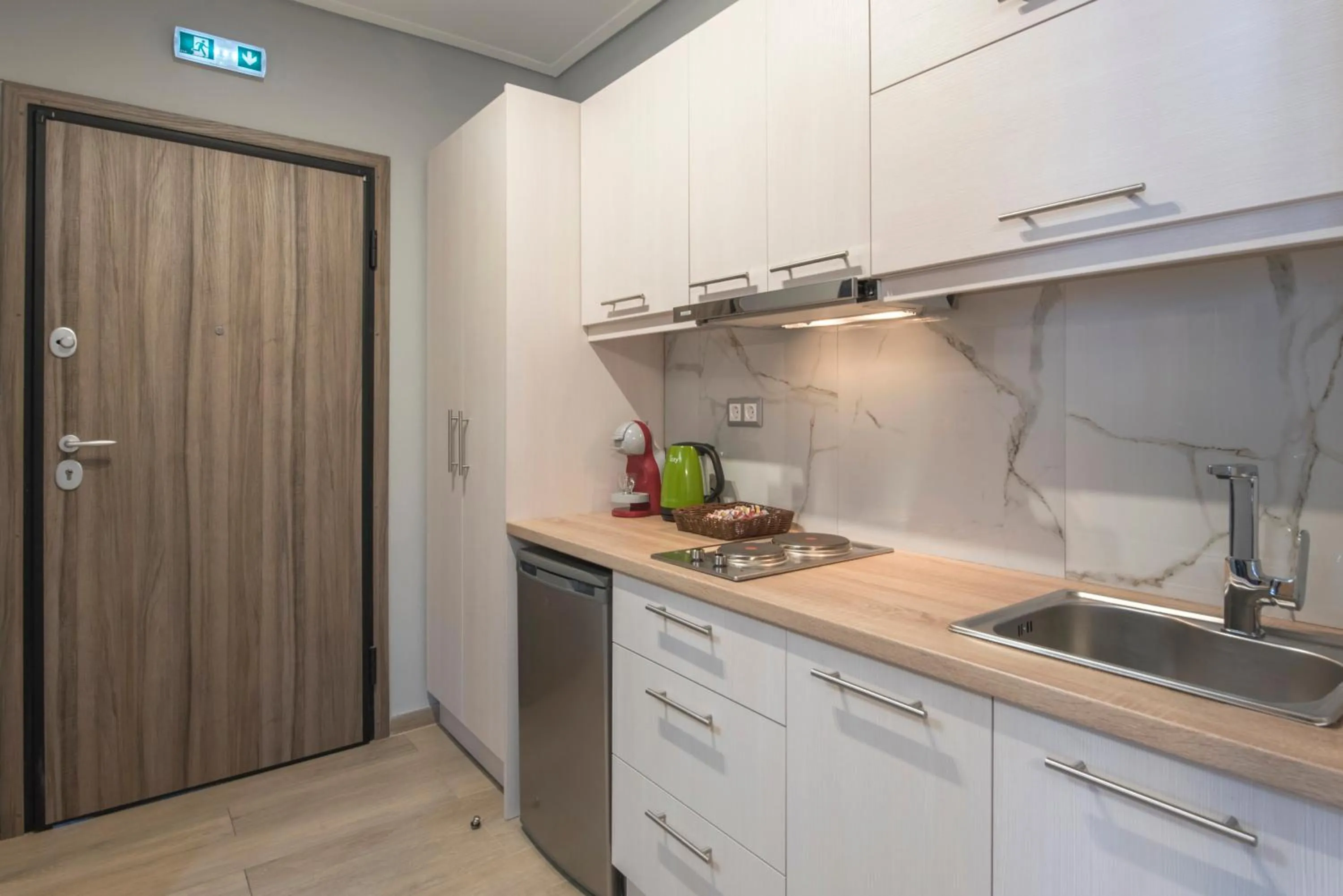 Amazing Apartments @ Aiolou Str.