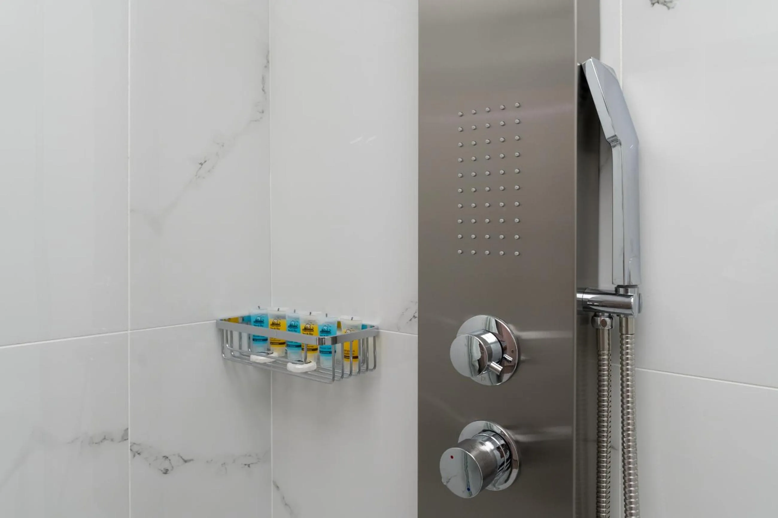Shower in Amazing Apartments @ Aiolou Str.
