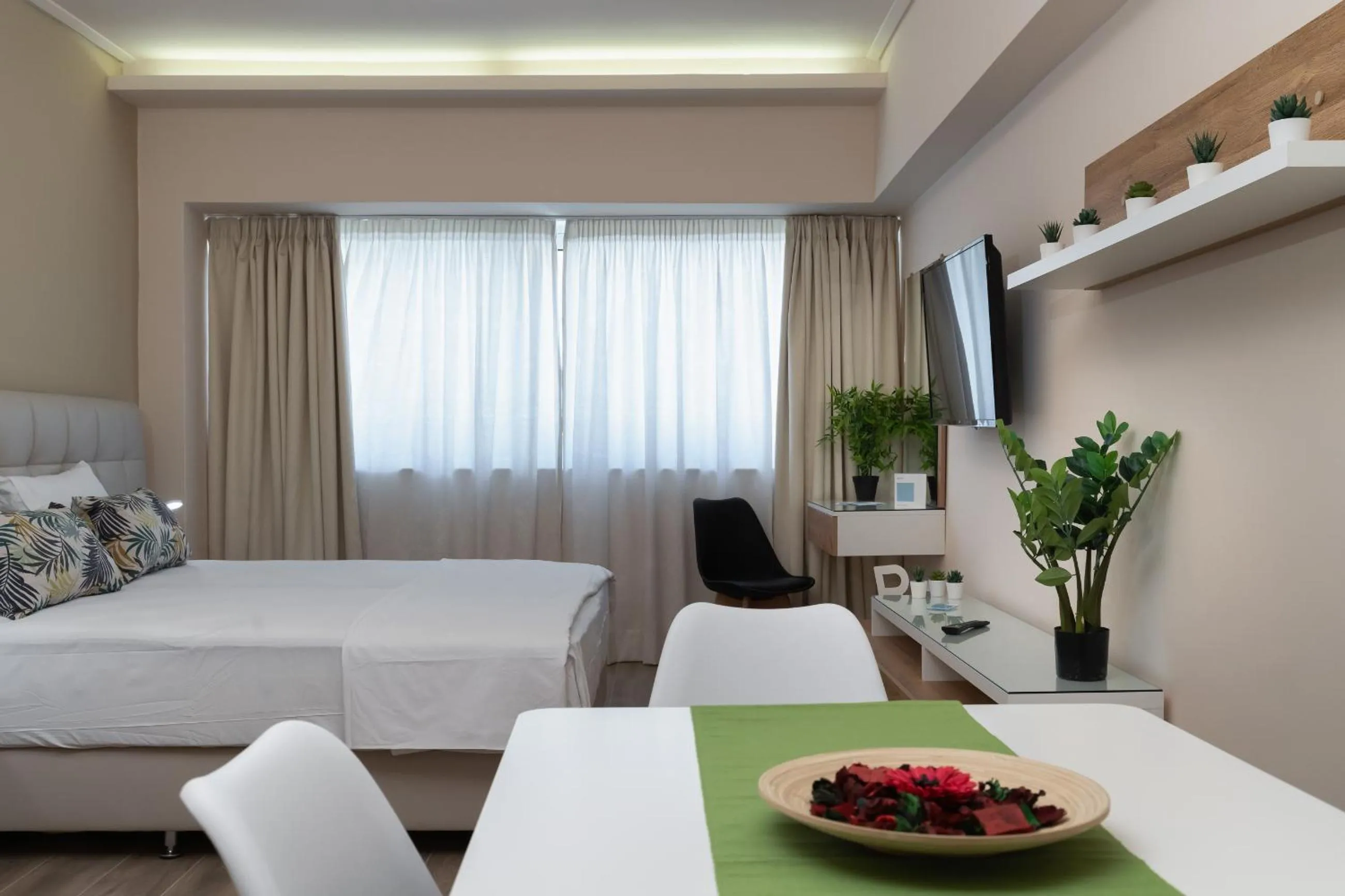 Bed in Amazing Apartments @ Aiolou Str.
