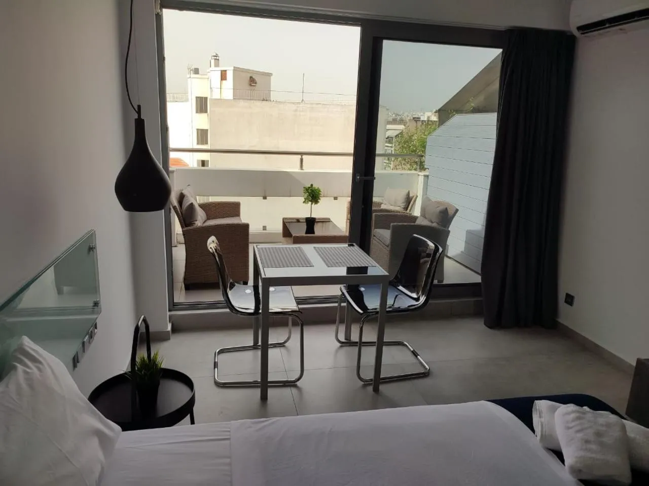 Bed in Amazing Apartments @ Aiolou Str.
