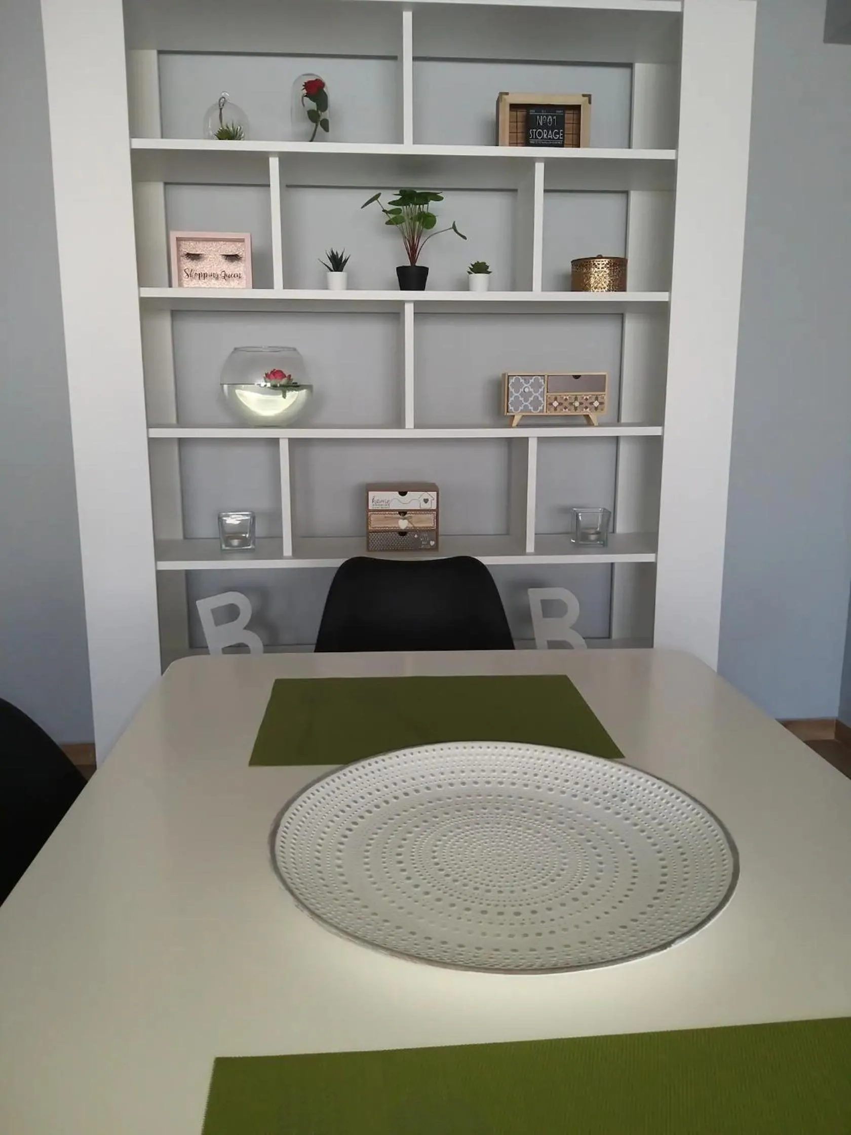 Bed in Amazing Apartments @ Aiolou Str.