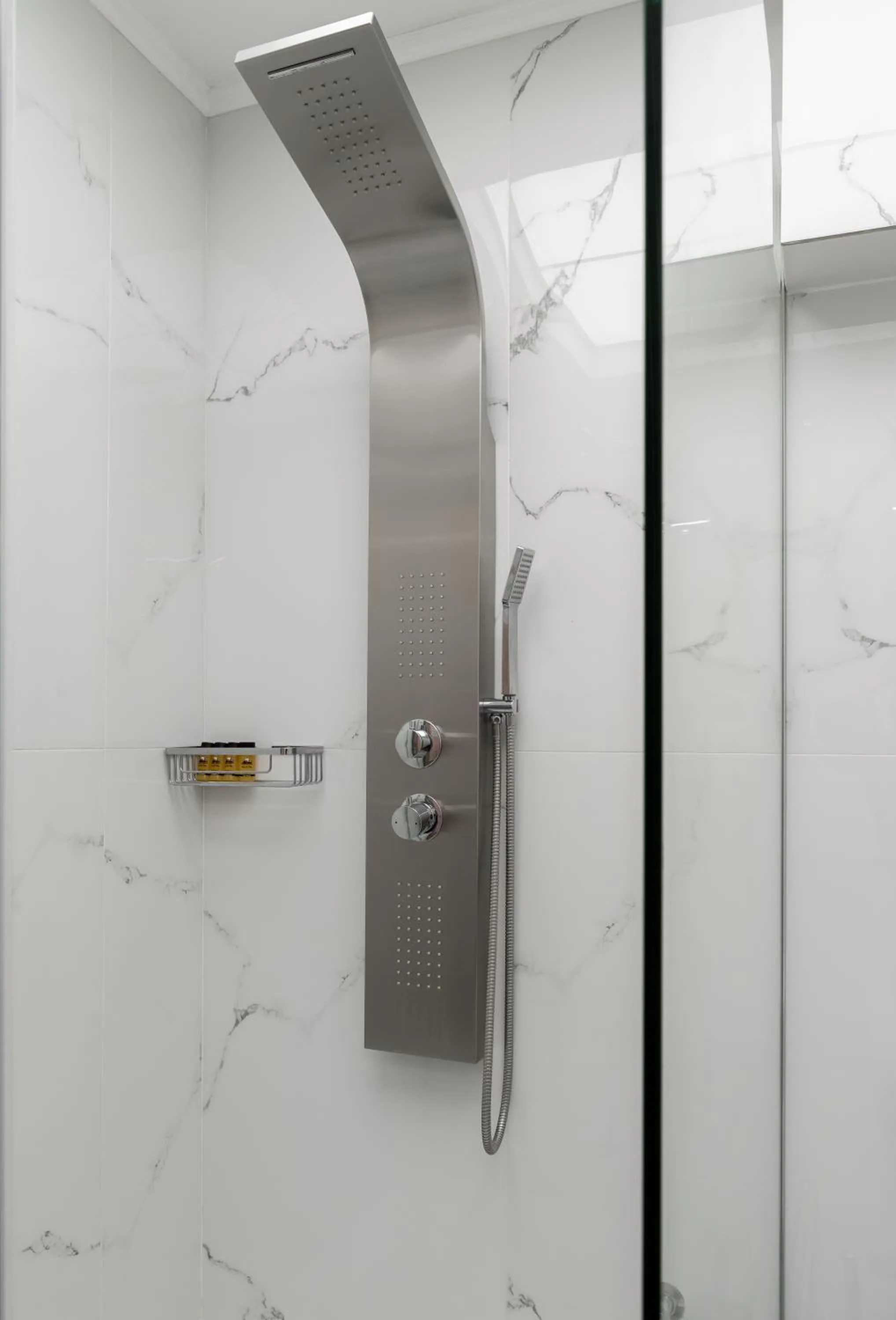 Shower in Amazing Apartments @ Aiolou Str.