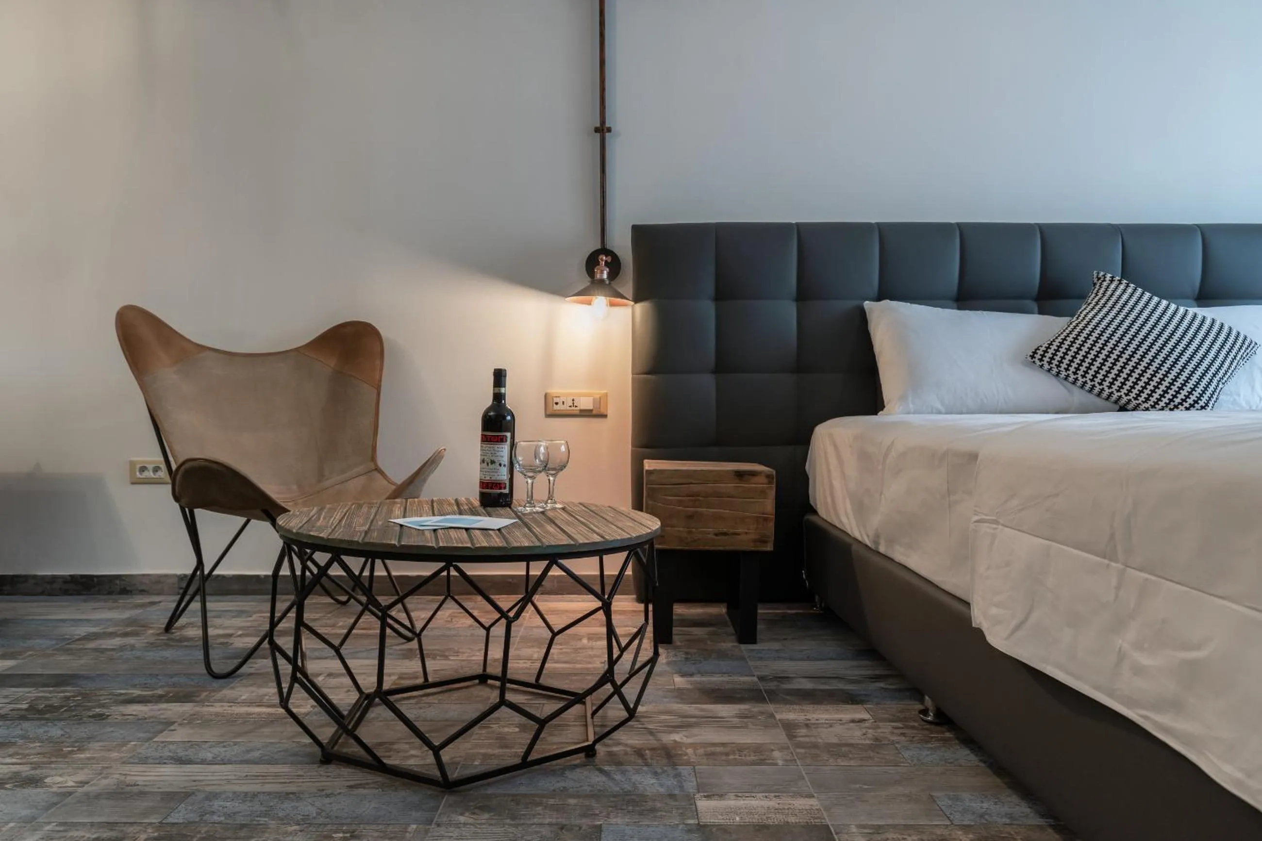 Bed in Amazing Apartments @ Aiolou Str.