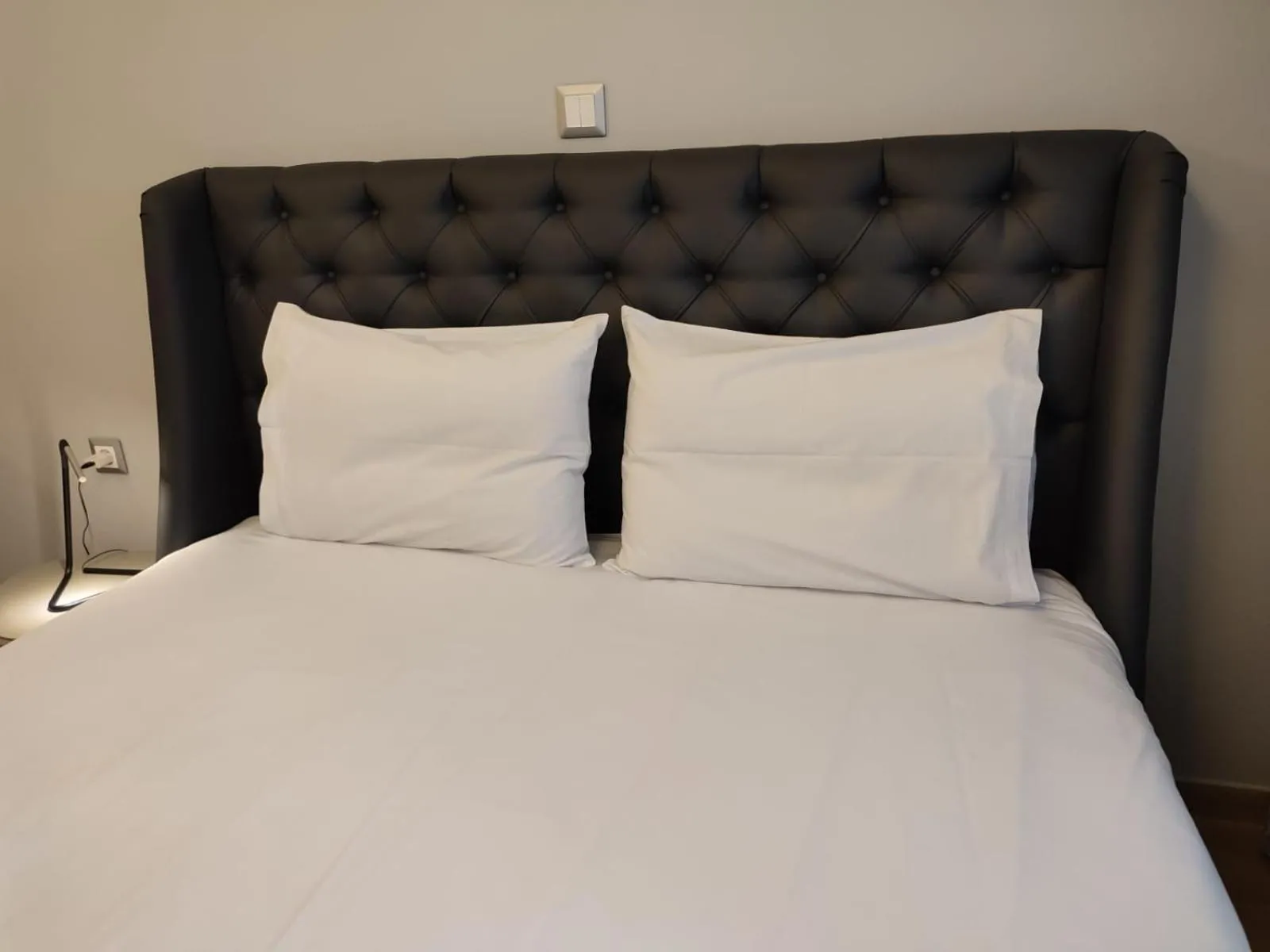 Bed in Amazing Apartments @ Aiolou Str.