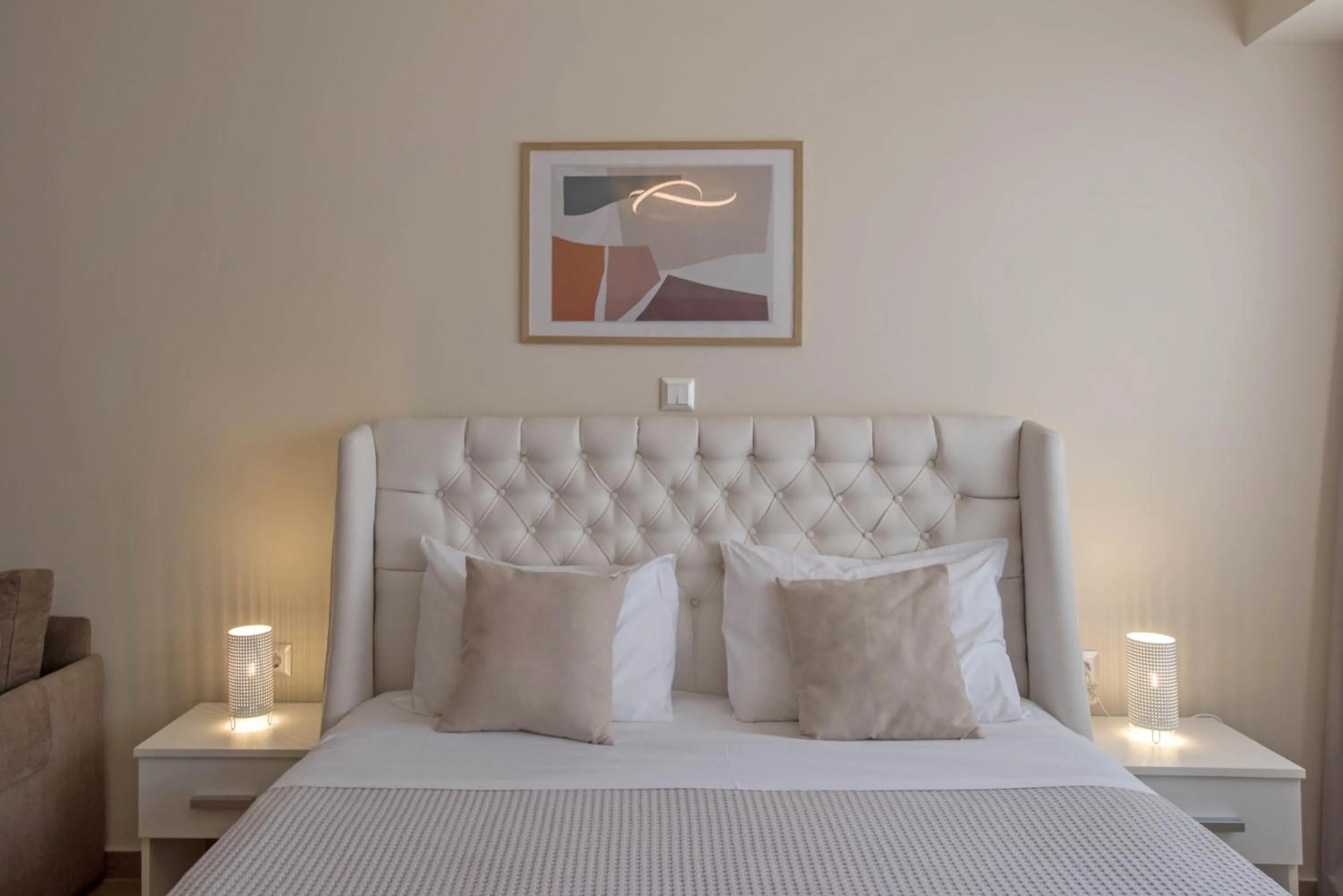 Bed in Amazing Apartments @ Aiolou Str.