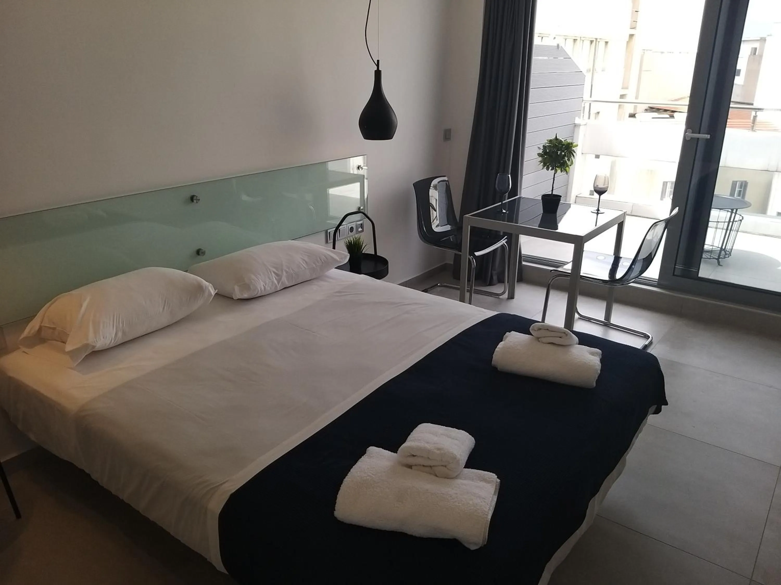 Bed in Amazing Apartments @ Aiolou Str.
