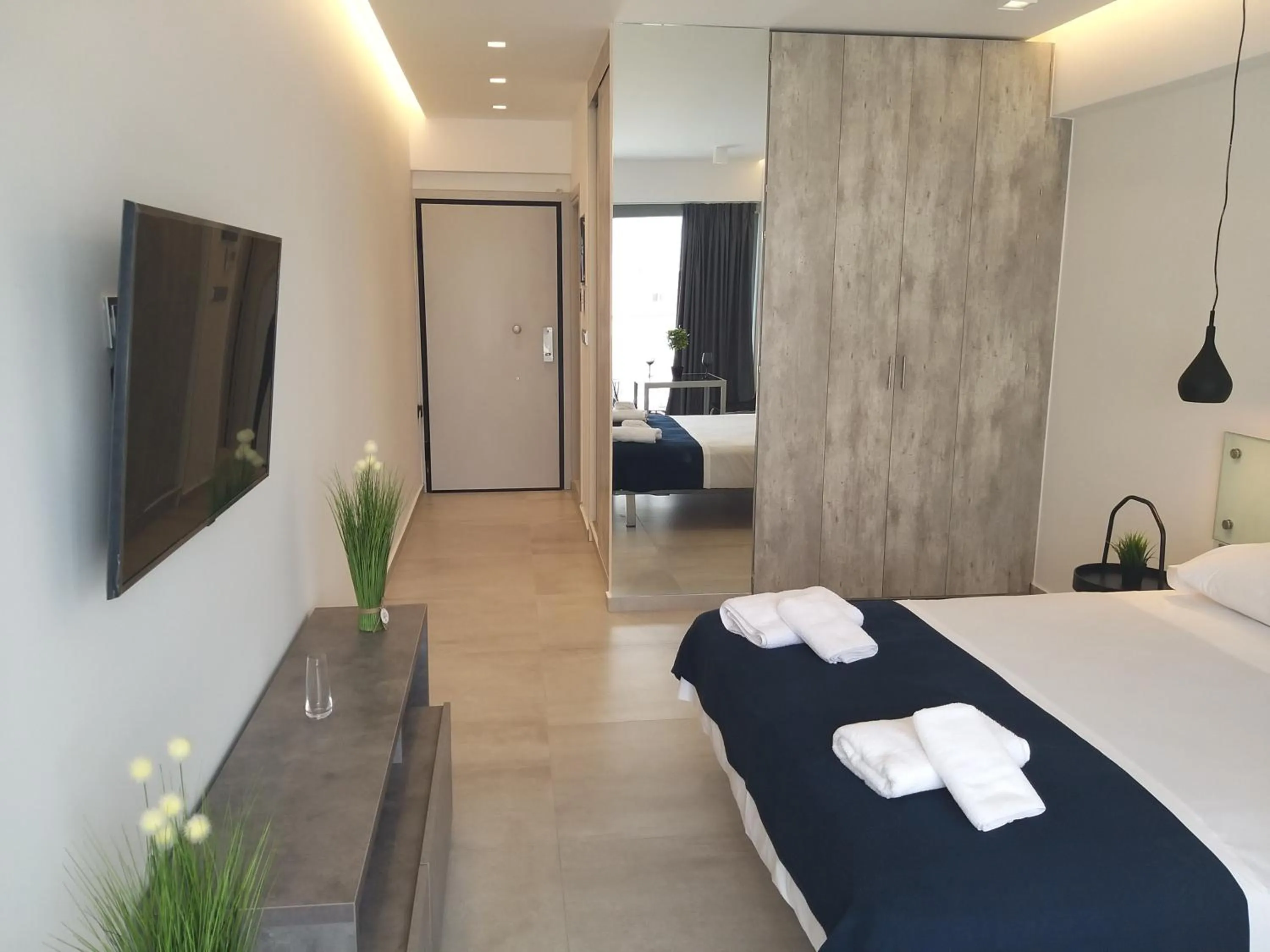 Bed in Amazing Apartments @ Aiolou Str.