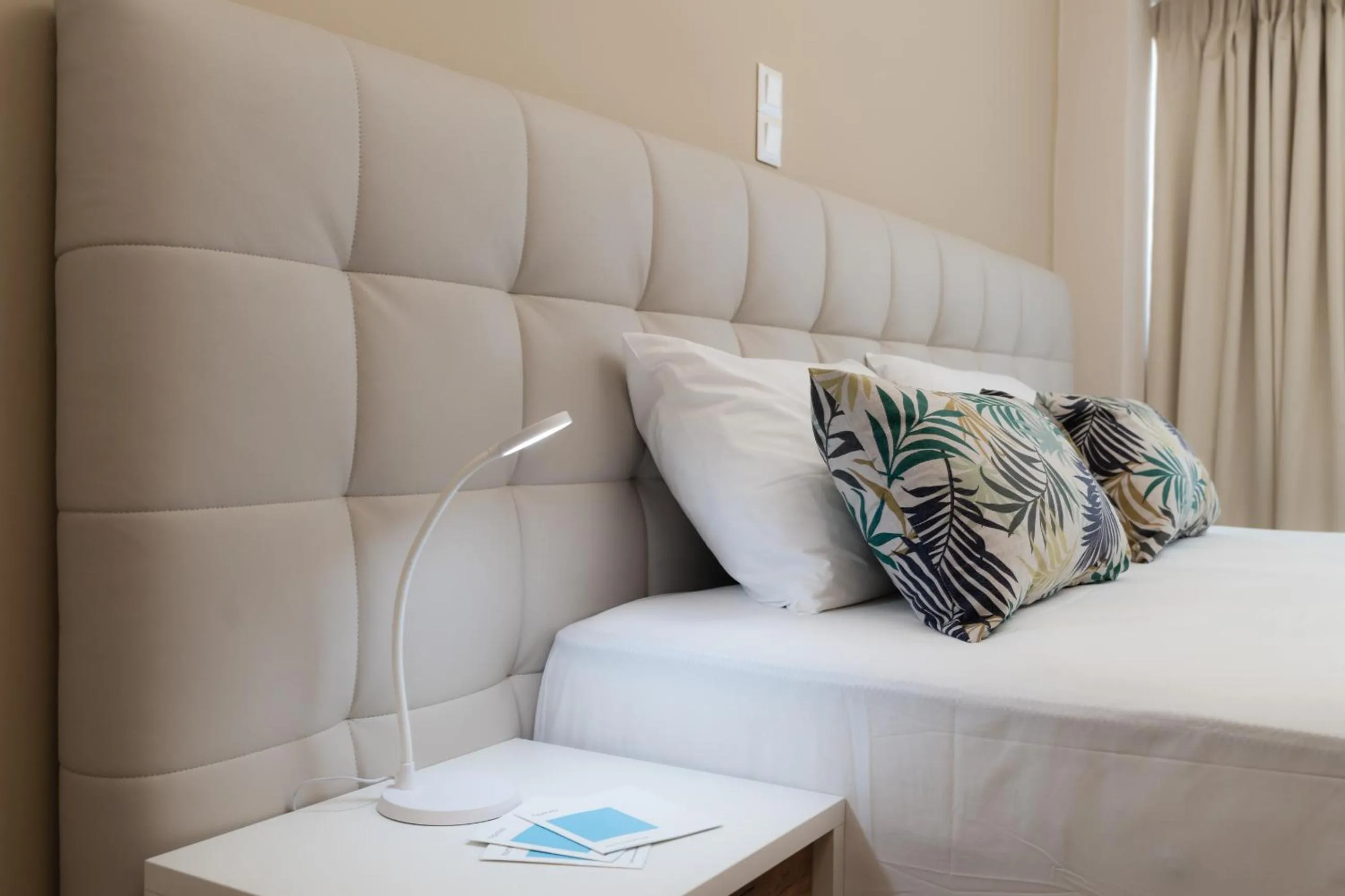 Bed in Amazing Apartments @ Aiolou Str.
