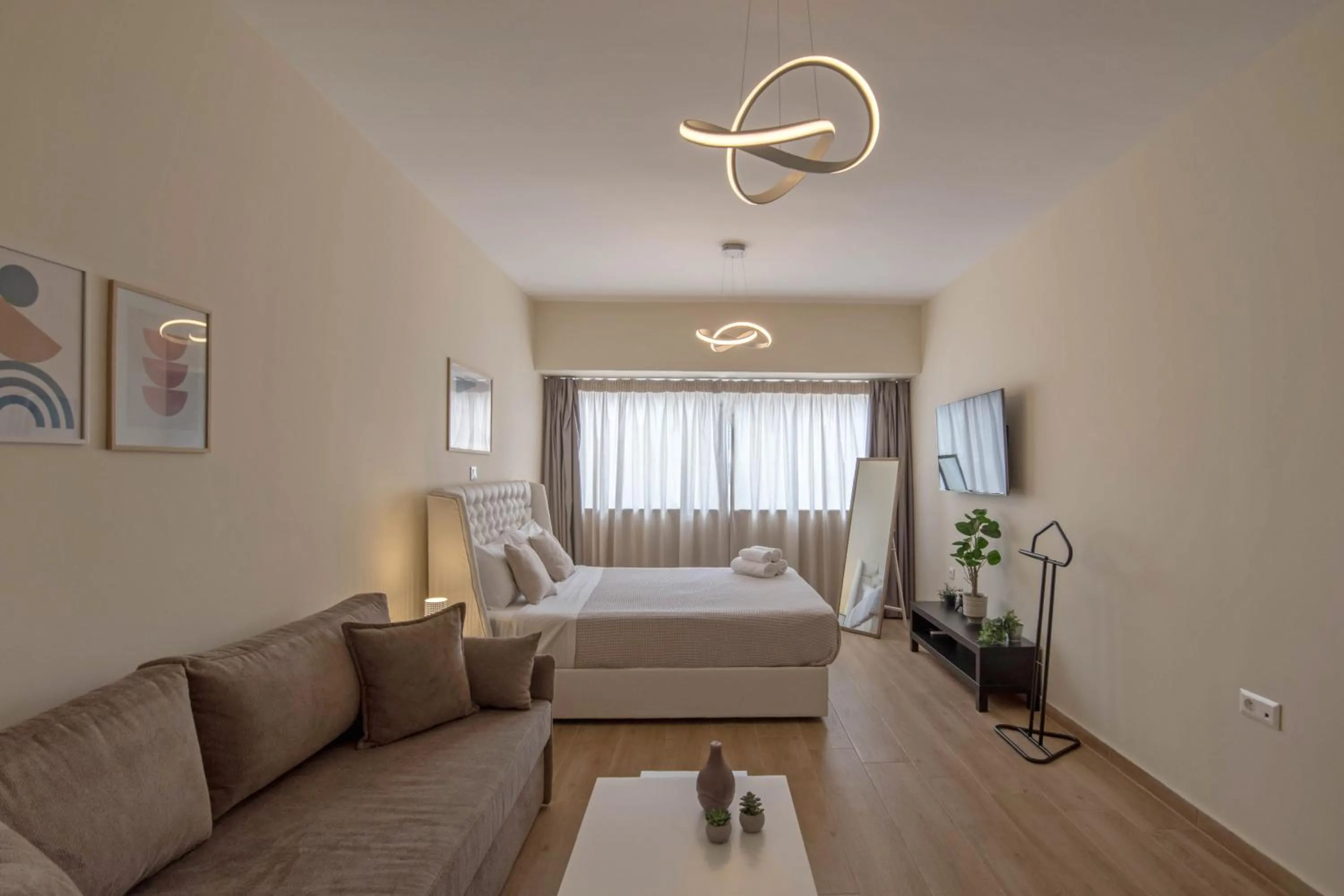 Bed in Amazing Apartments @ Aiolou Str.