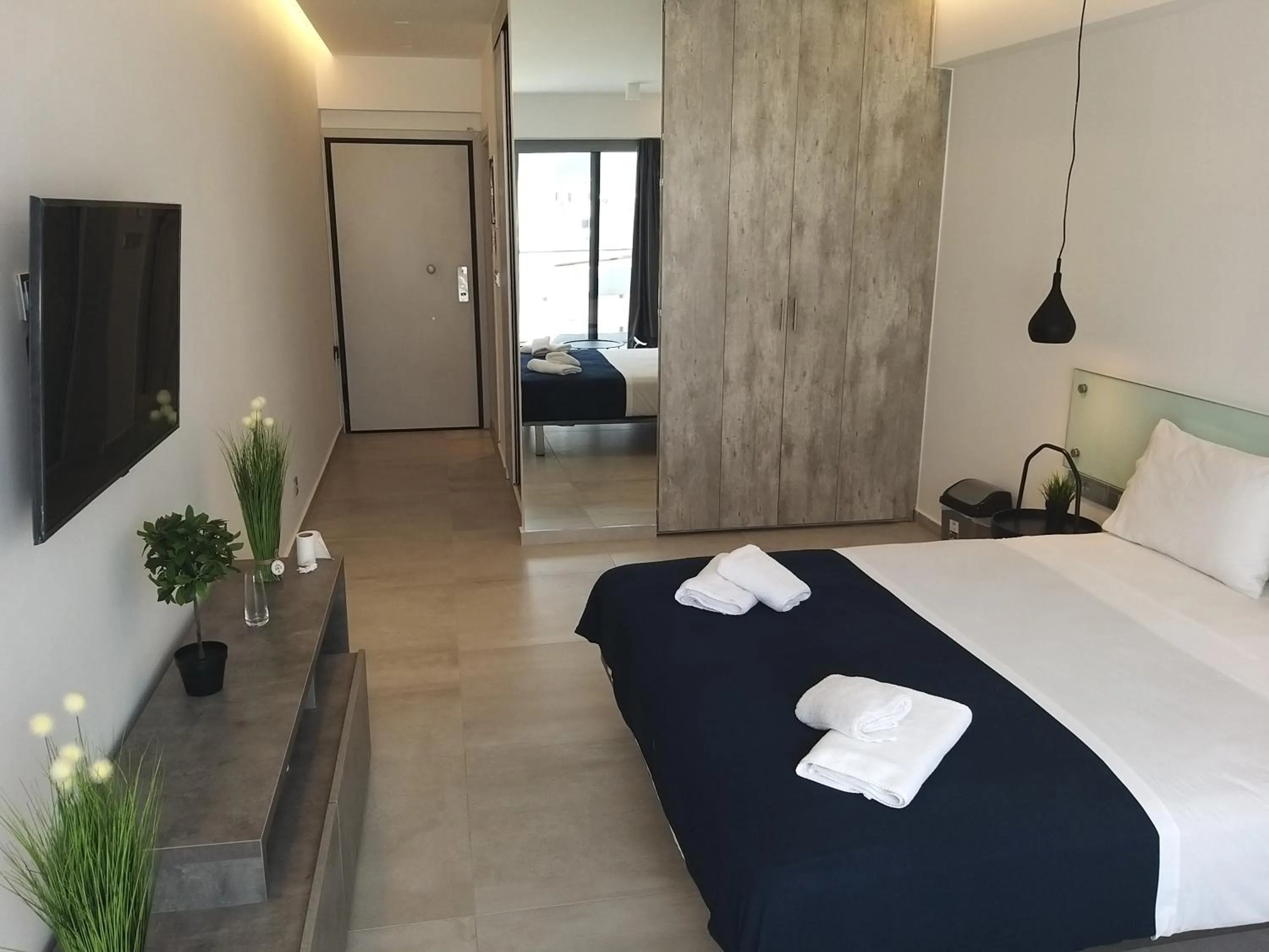 Bed in Amazing Apartments @ Aiolou Str.