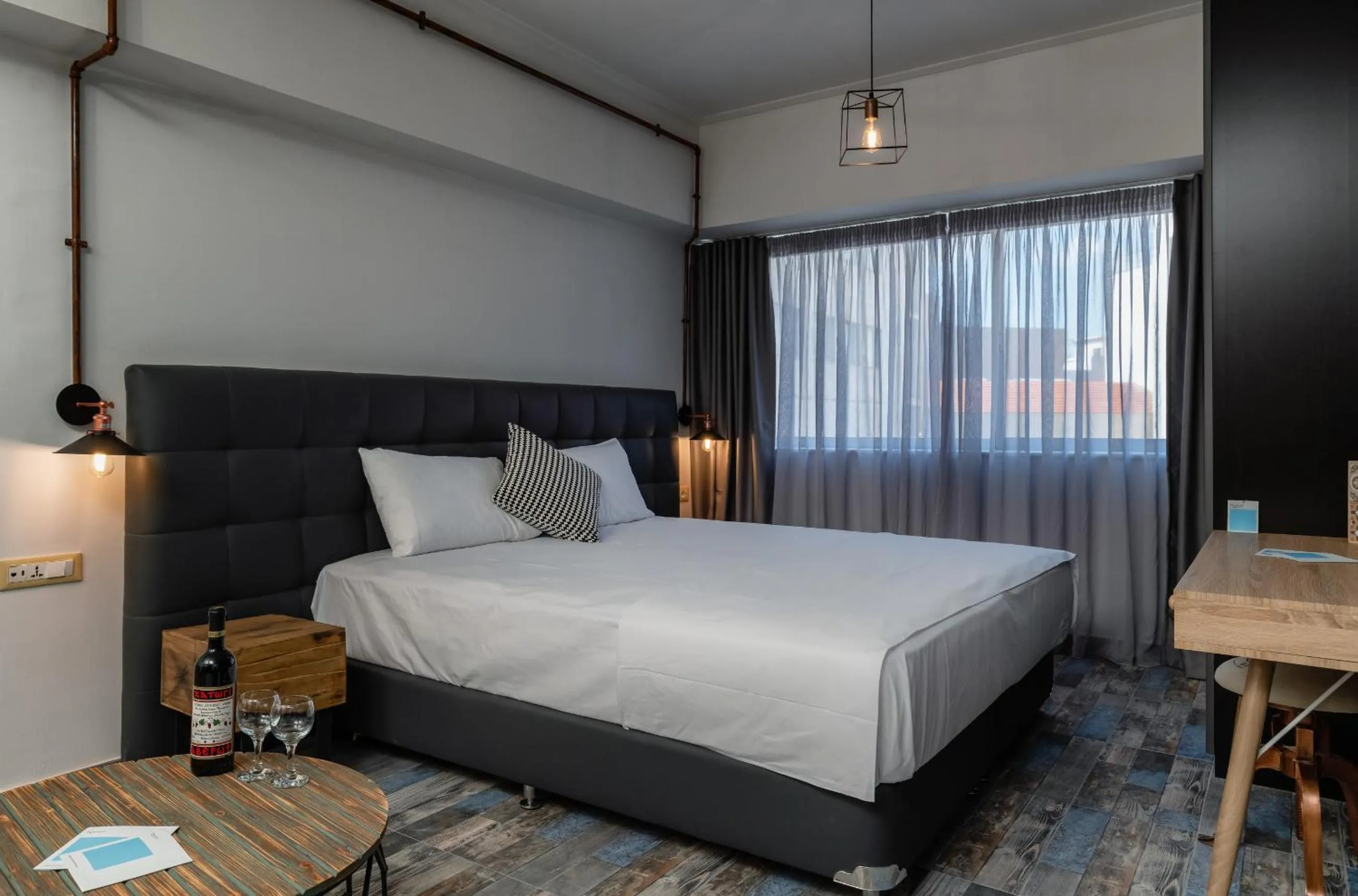 Bed in Amazing Apartments @ Aiolou Str.