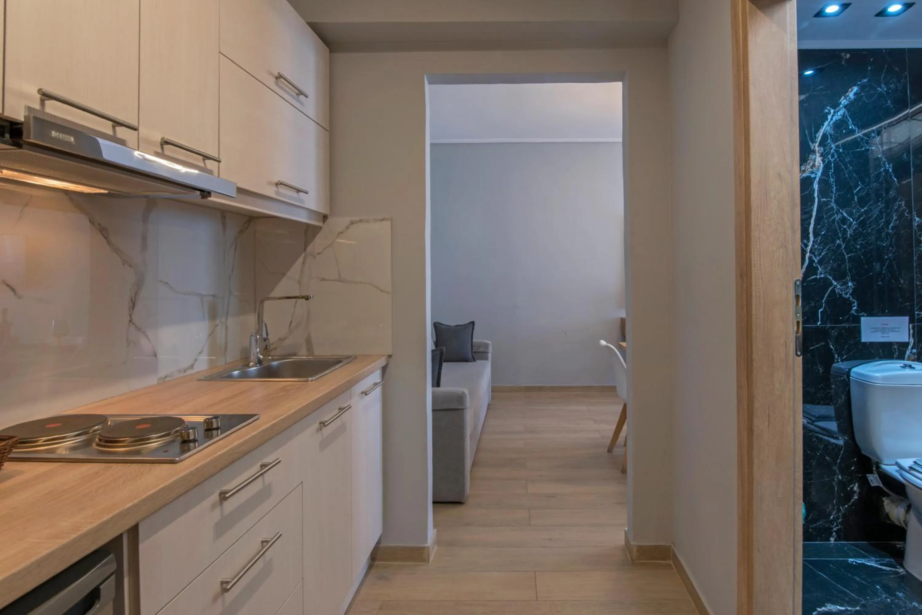 Amazing Apartments @ Aiolou Str.