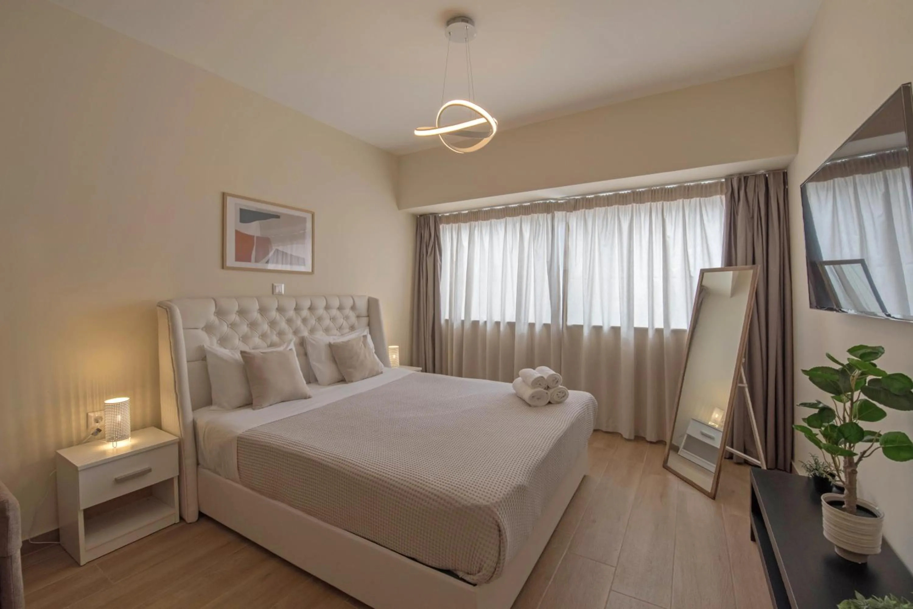 Bed in Amazing Apartments @ Aiolou Str.