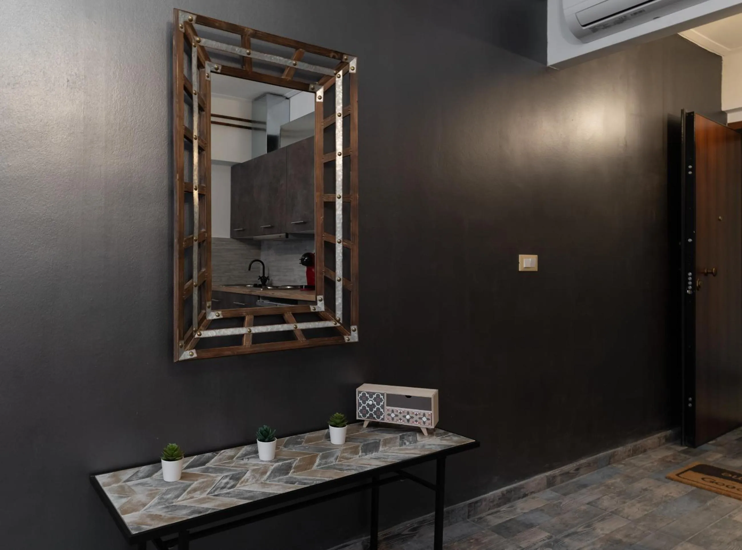 Amazing Apartments @ Aiolou Str.