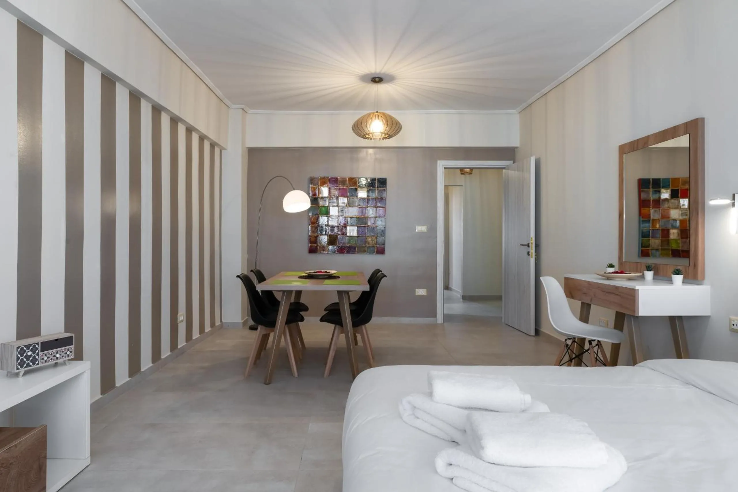 Amazing Apartments @ Aiolou Str.