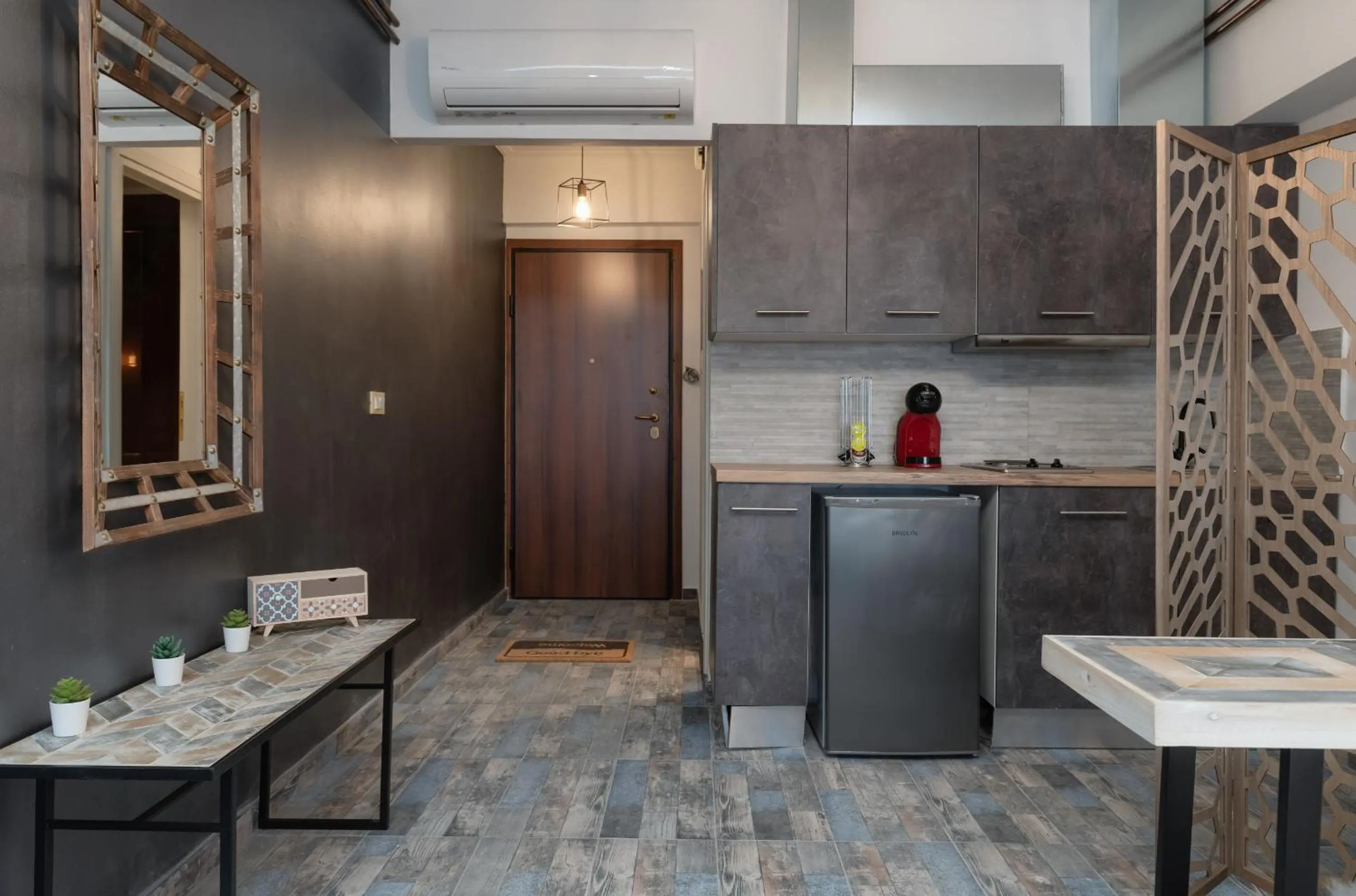 Amazing Apartments @ Aiolou Str.