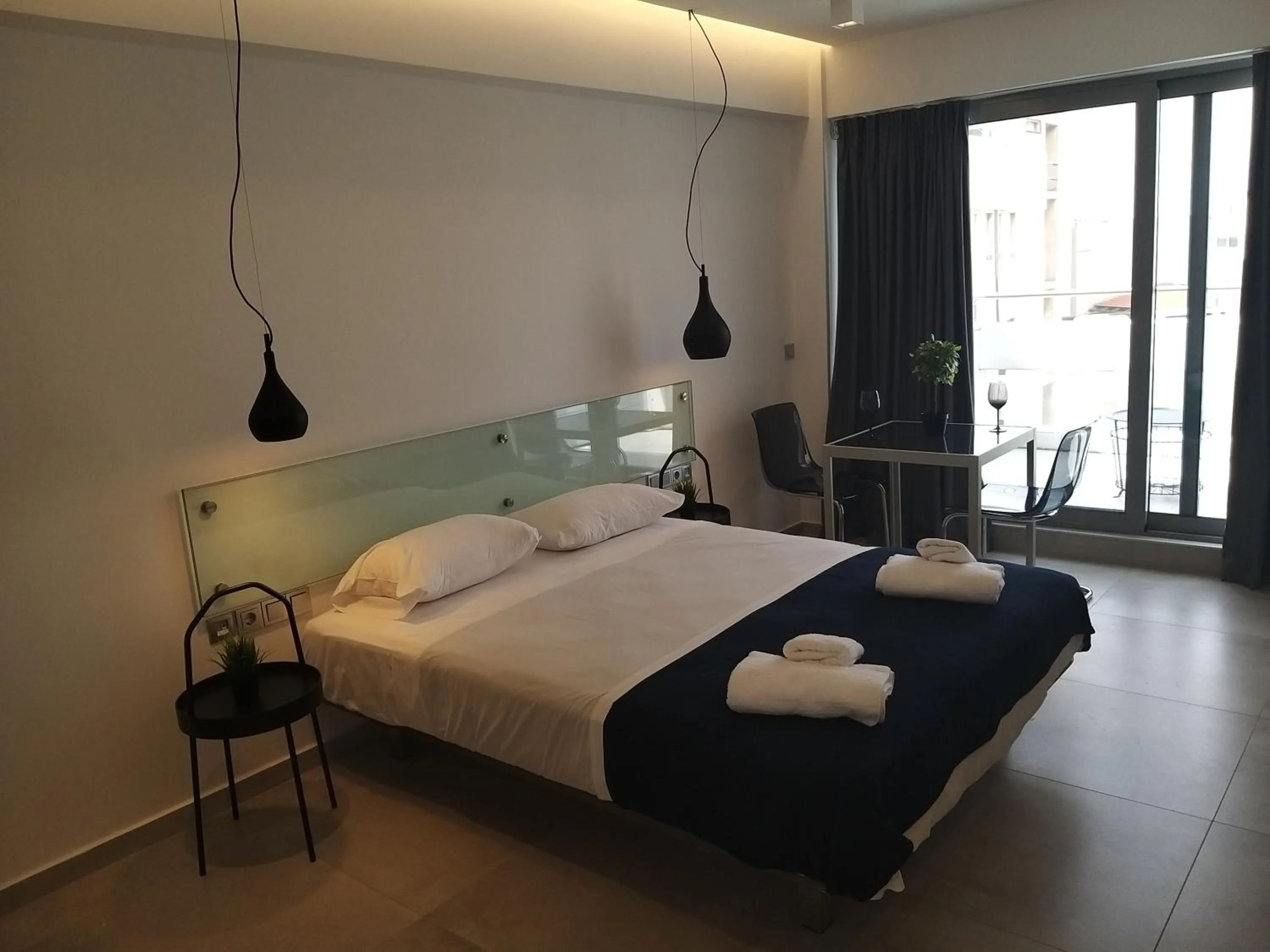 Bed in Amazing Apartments @ Aiolou Str.