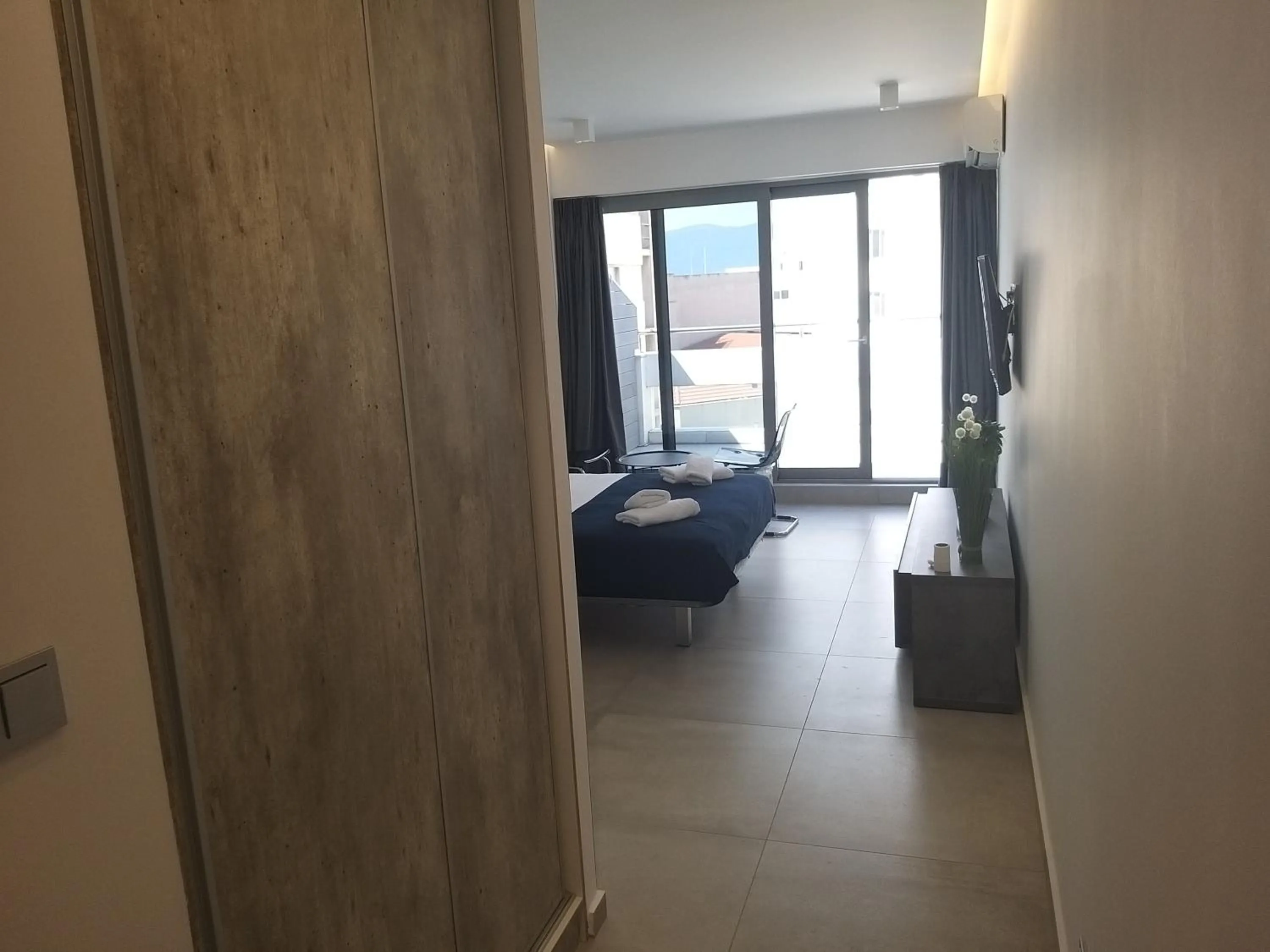 Bed in Amazing Apartments @ Aiolou Str.
