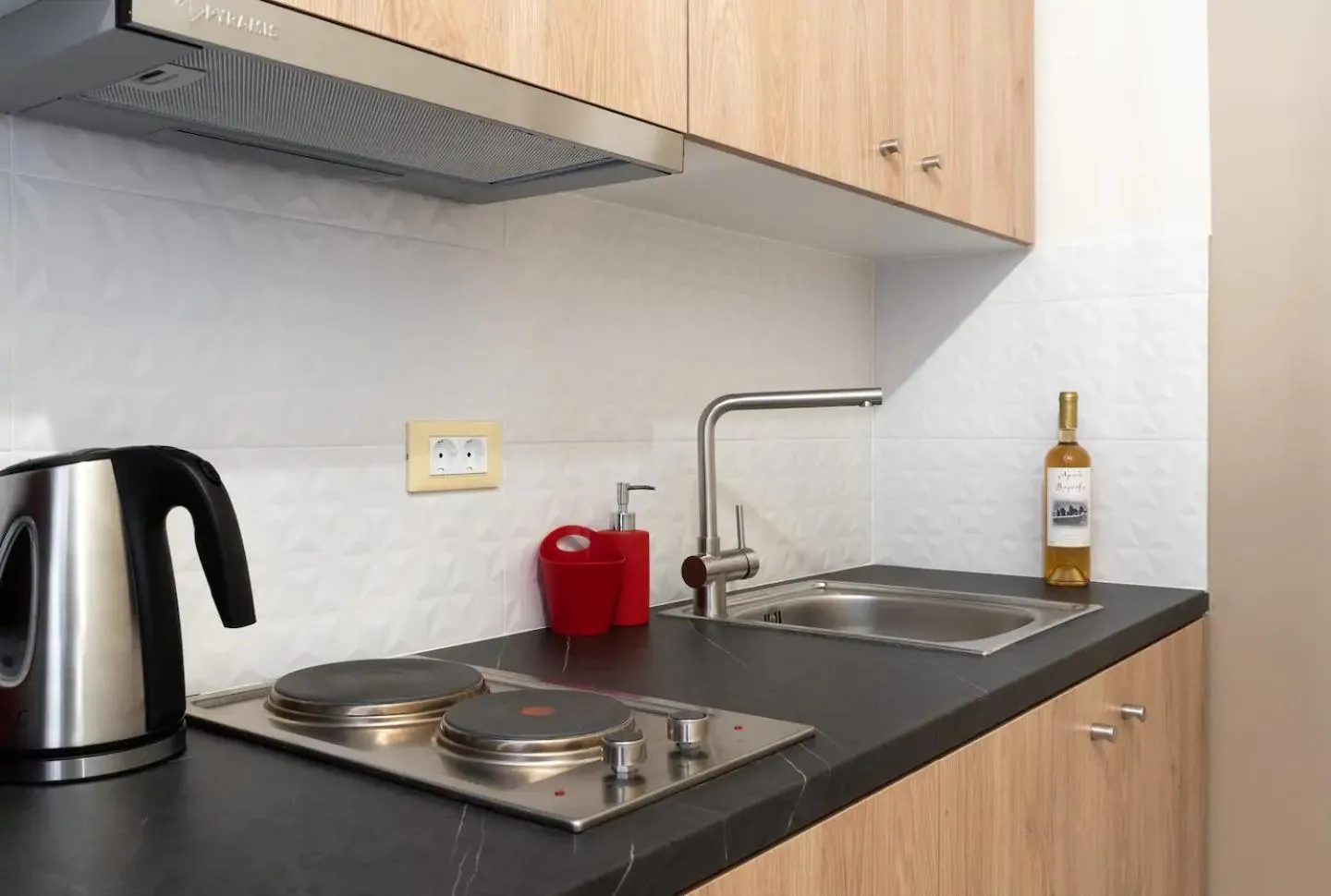 Amazing Apartments @ Aiolou Str.