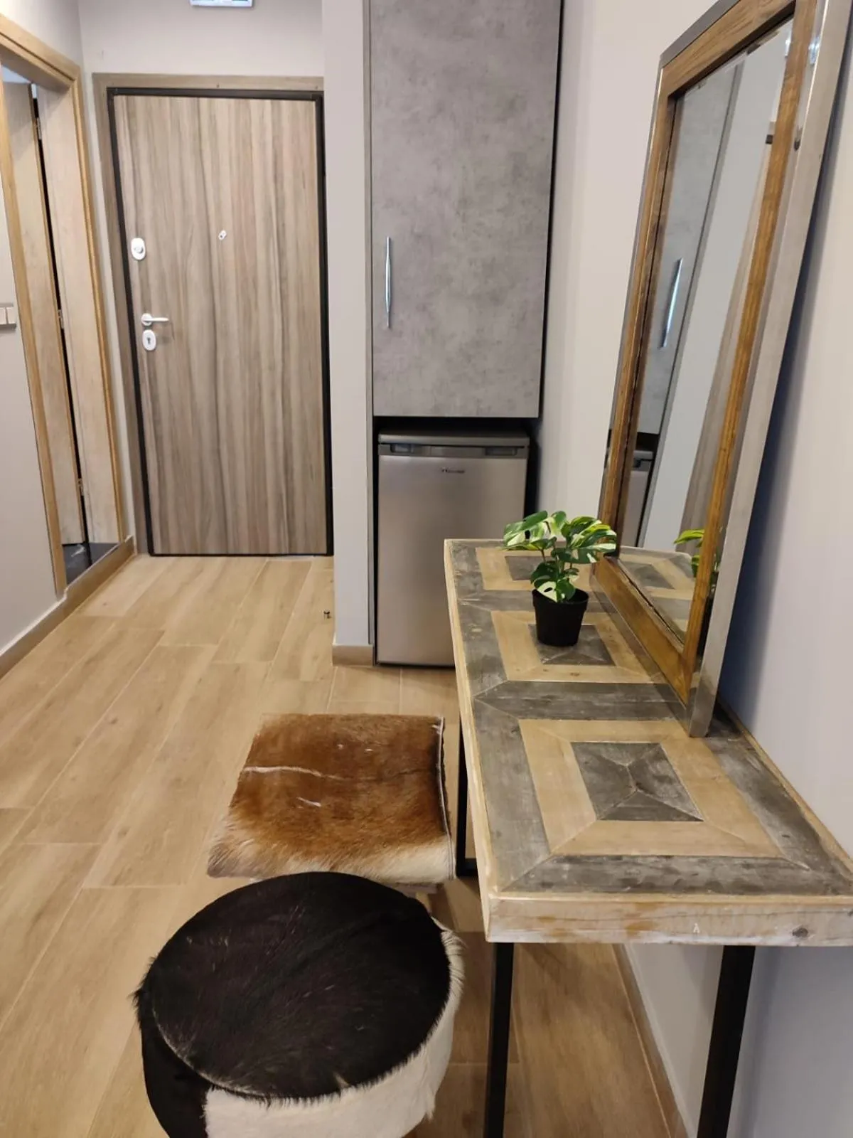 Amazing Apartments @ Aiolou Str.